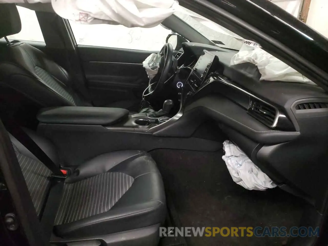 5 fotografías del automóvil dañado 4T1G11AK0MU413712 TOYOTA CAMRY 2021