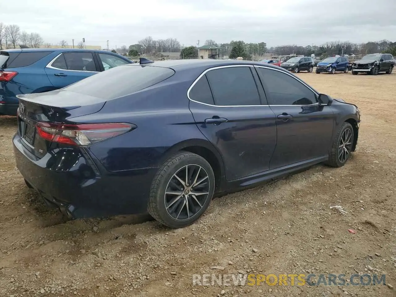 3 fotografías del automóvil dañado 4T1G11AK0MU413967 TOYOTA CAMRY 2021