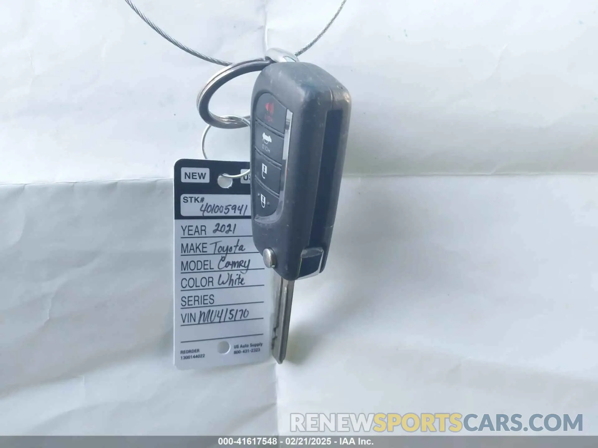 11 fotografías del automóvil dañado 4T1G11AK0MU415170 TOYOTA CAMRY 2021
