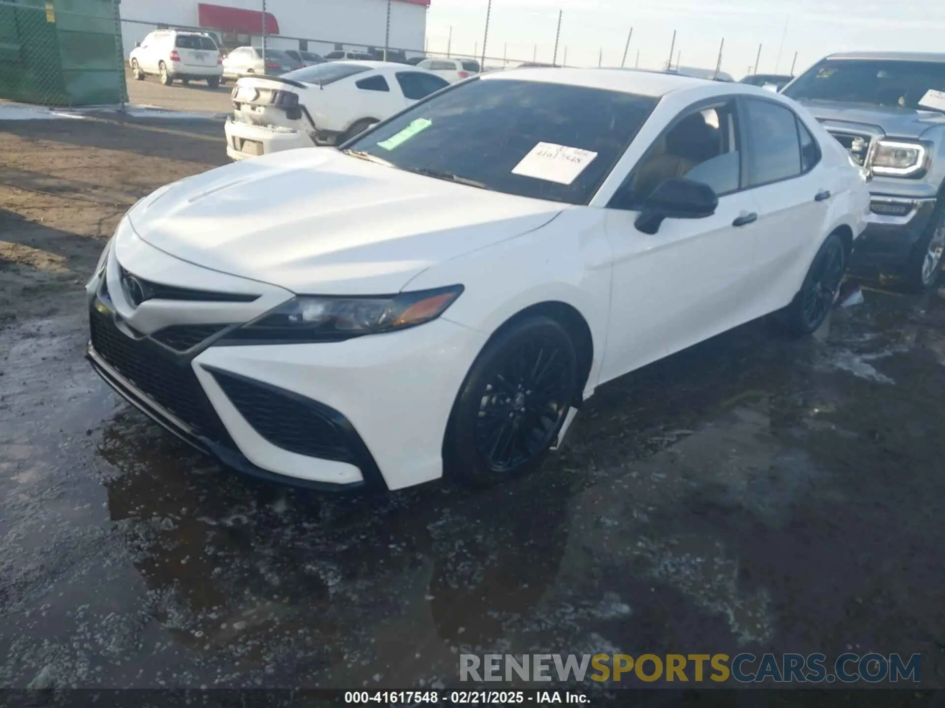 2 fotografías del automóvil dañado 4T1G11AK0MU415170 TOYOTA CAMRY 2021