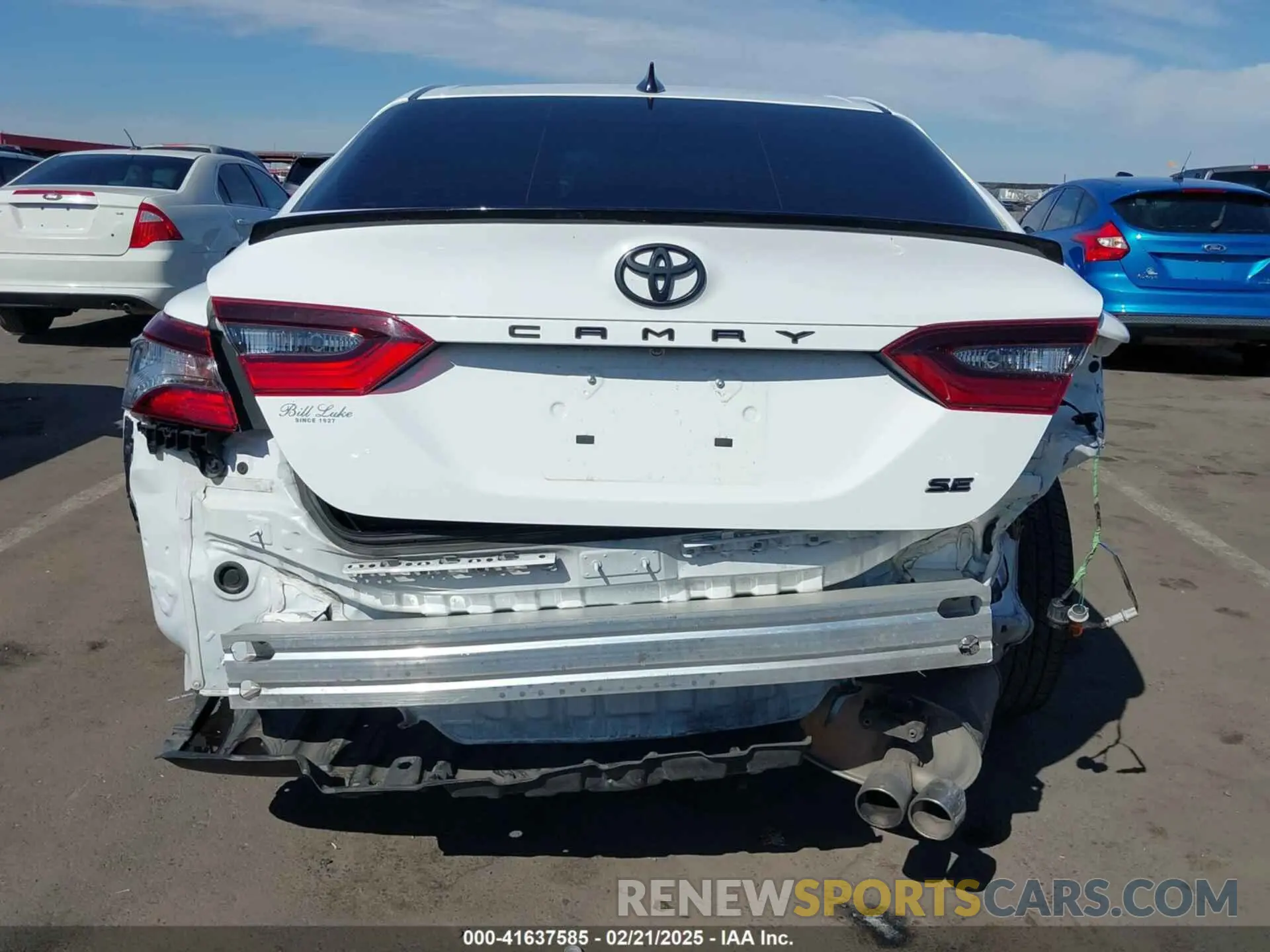 16 fotografías del automóvil dañado 4T1G11AK0MU417372 TOYOTA CAMRY 2021
