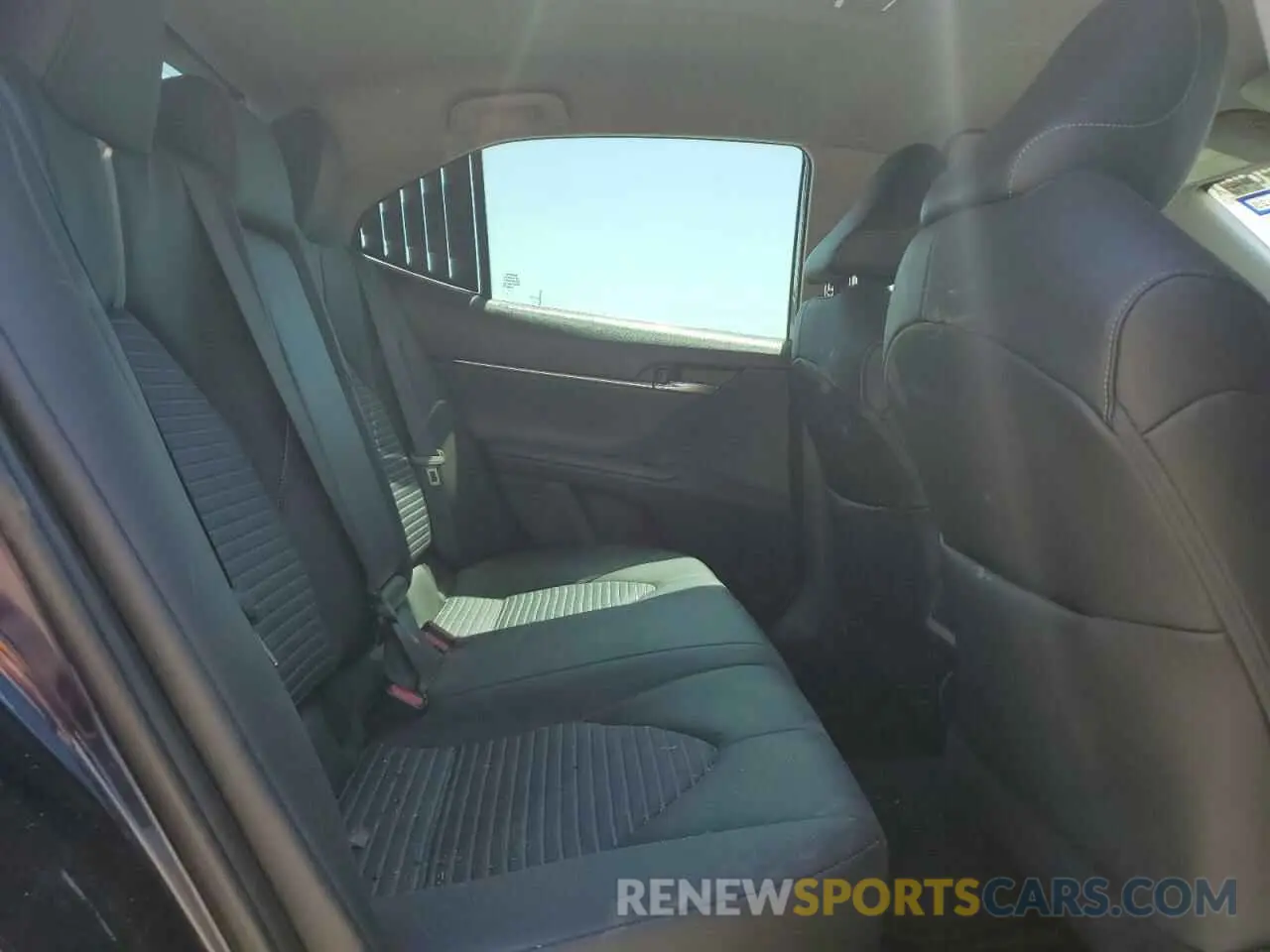 10 fotografías del automóvil dañado 4T1G11AK0MU418599 TOYOTA CAMRY 2021