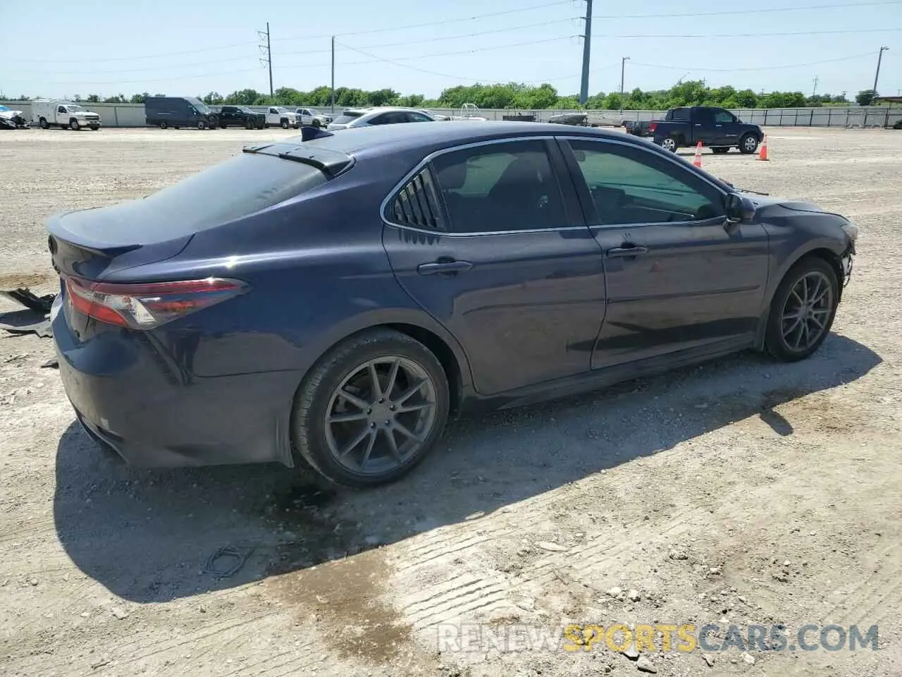 3 fotografías del automóvil dañado 4T1G11AK0MU418599 TOYOTA CAMRY 2021