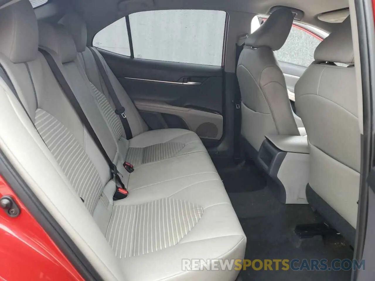 10 fotografías del automóvil dañado 4T1G11AK0MU421843 TOYOTA CAMRY 2021