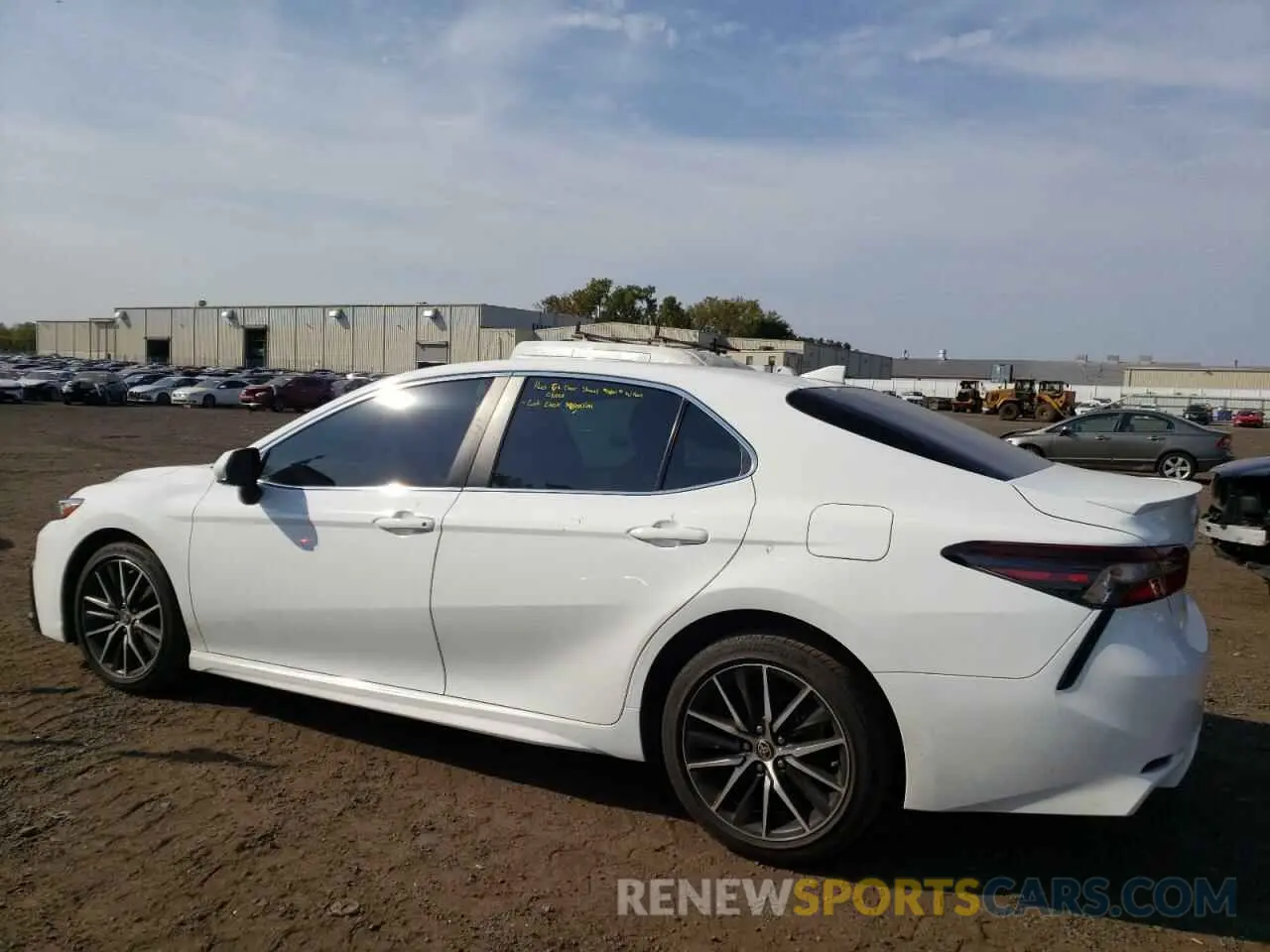 2 fotografías del automóvil dañado 4T1G11AK0MU426508 TOYOTA CAMRY 2021