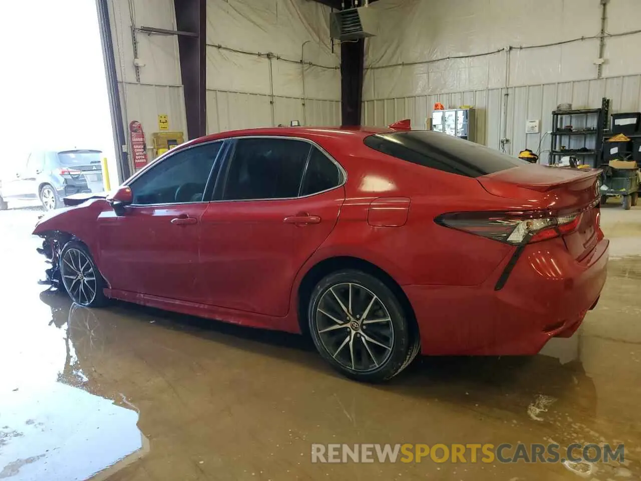 2 fotografías del automóvil dañado 4T1G11AK0MU440442 TOYOTA CAMRY 2021