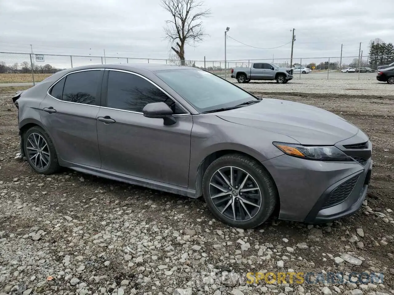 4 fotografías del automóvil dañado 4T1G11AK0MU446015 TOYOTA CAMRY 2021