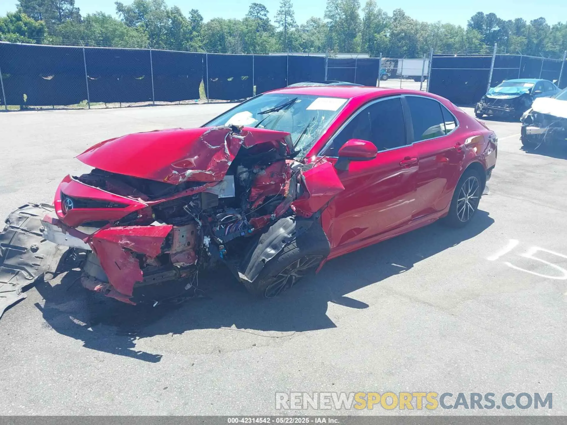 2 fotografías del automóvil dañado 4T1G11AK0MU448248 TOYOTA CAMRY 2021