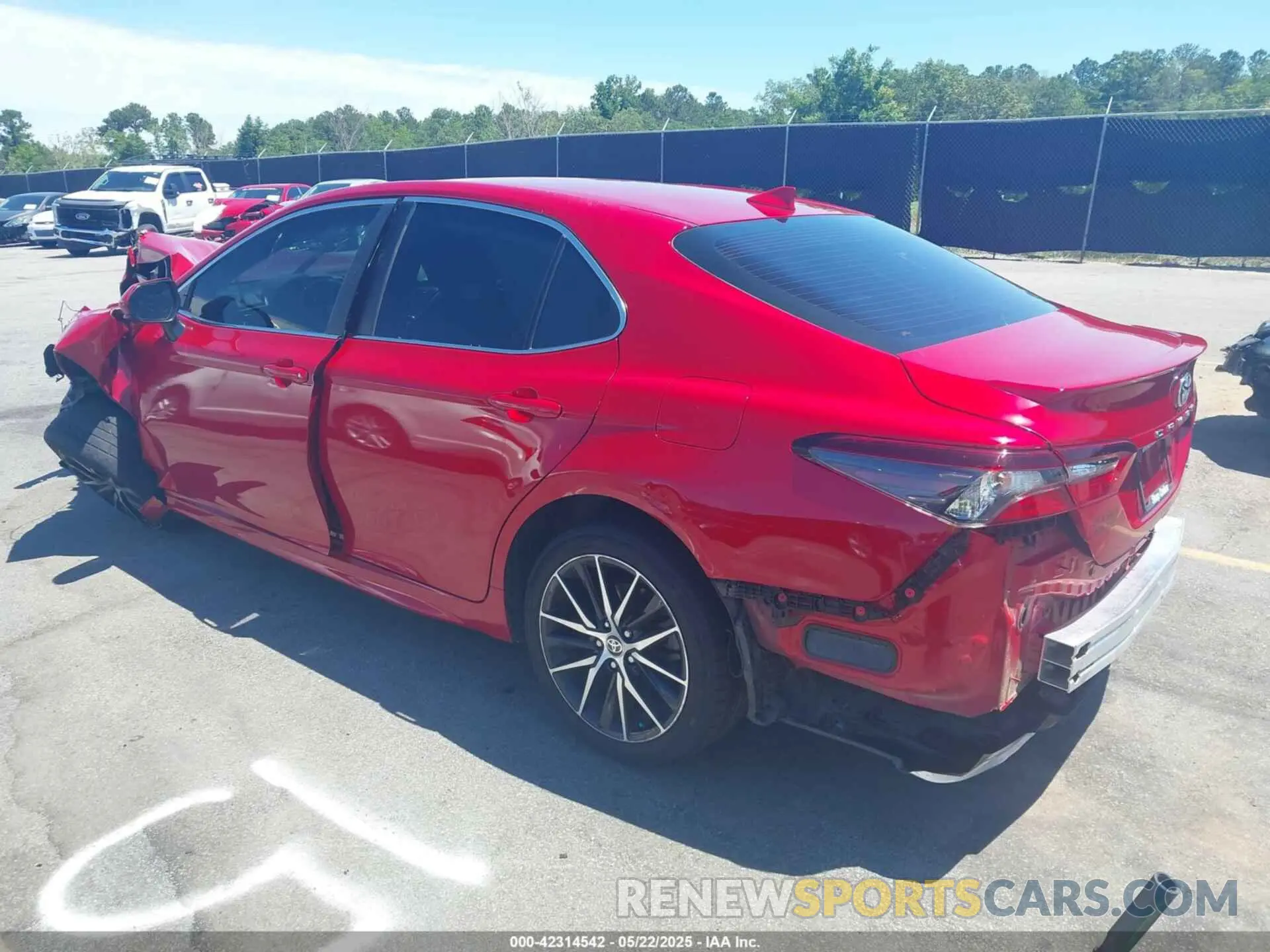 3 fotografías del automóvil dañado 4T1G11AK0MU448248 TOYOTA CAMRY 2021