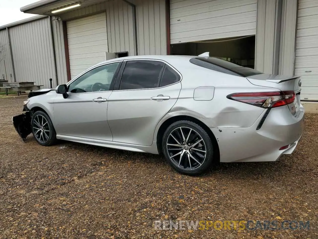 2 fotografías del automóvil dañado 4T1G11AK0MU454843 TOYOTA CAMRY 2021