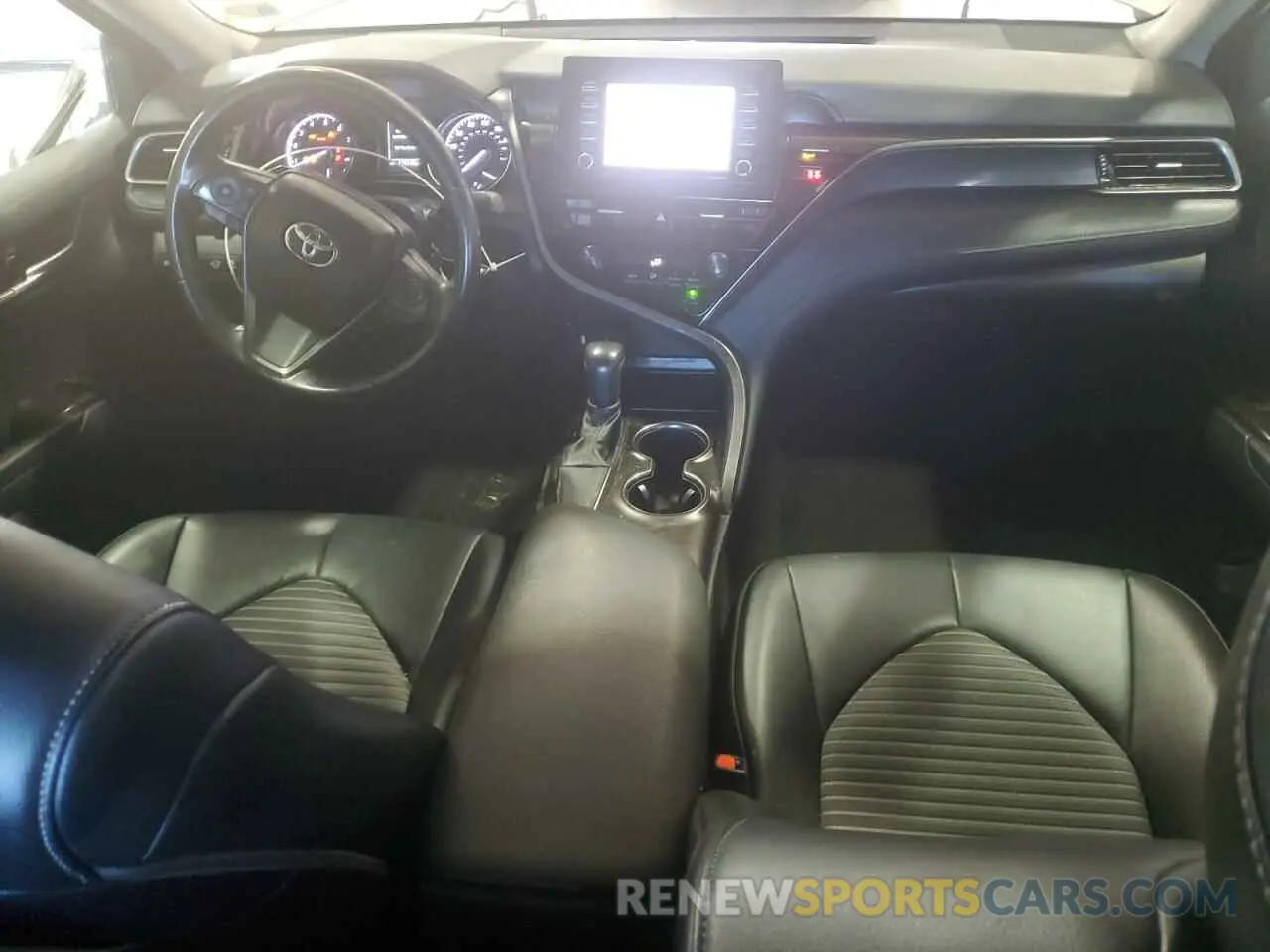 8 fotografías del automóvil dañado 4T1G11AK0MU466880 TOYOTA CAMRY 2021