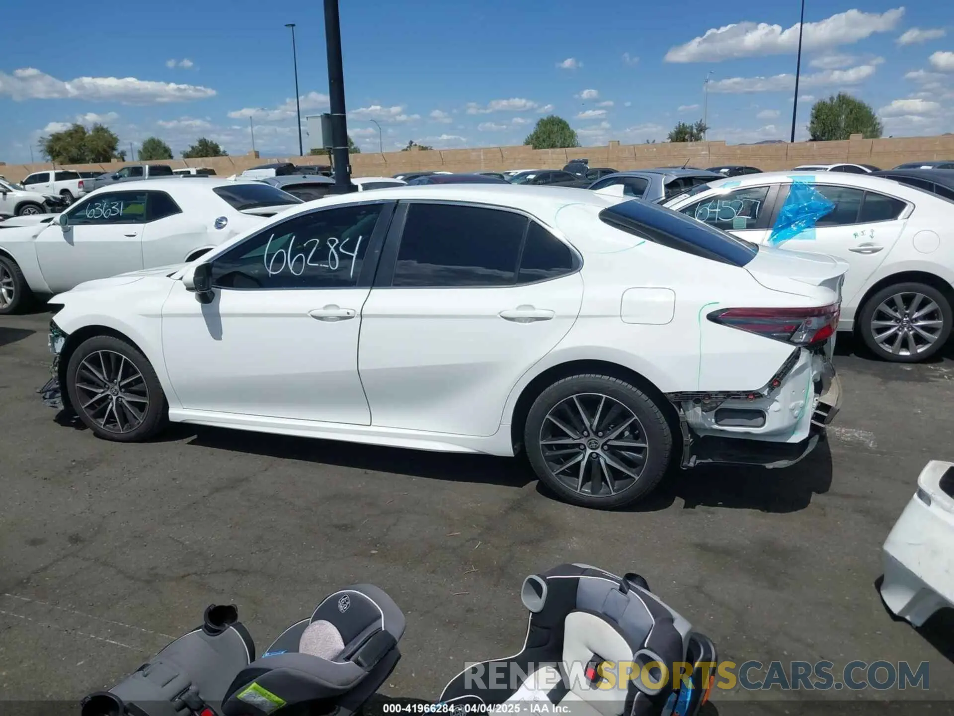 14 fotografías del automóvil dañado 4T1G11AK0MU472470 TOYOTA CAMRY 2021