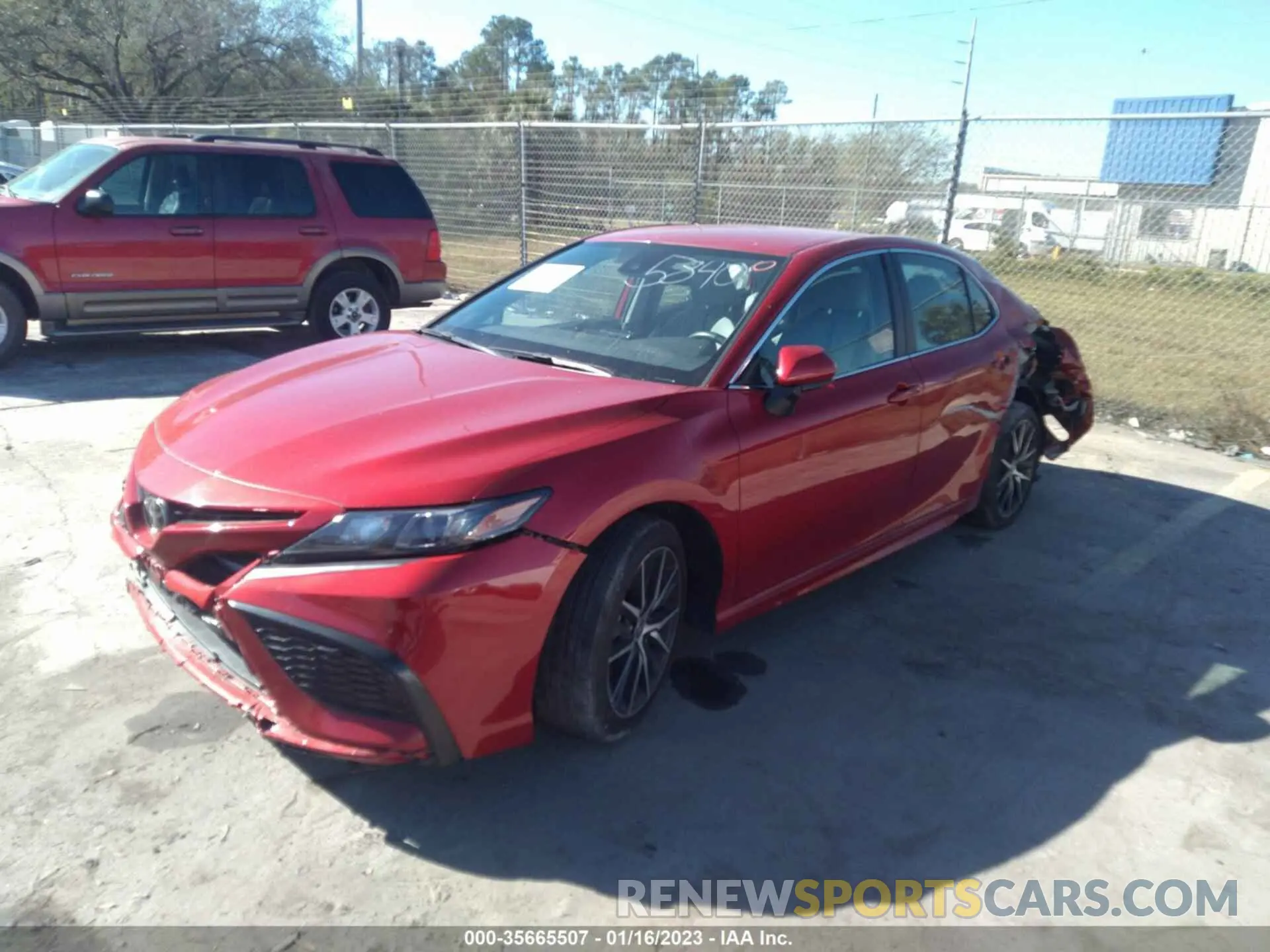 2 fotografías del automóvil dañado 4T1G11AK0MU475840 TOYOTA CAMRY 2021