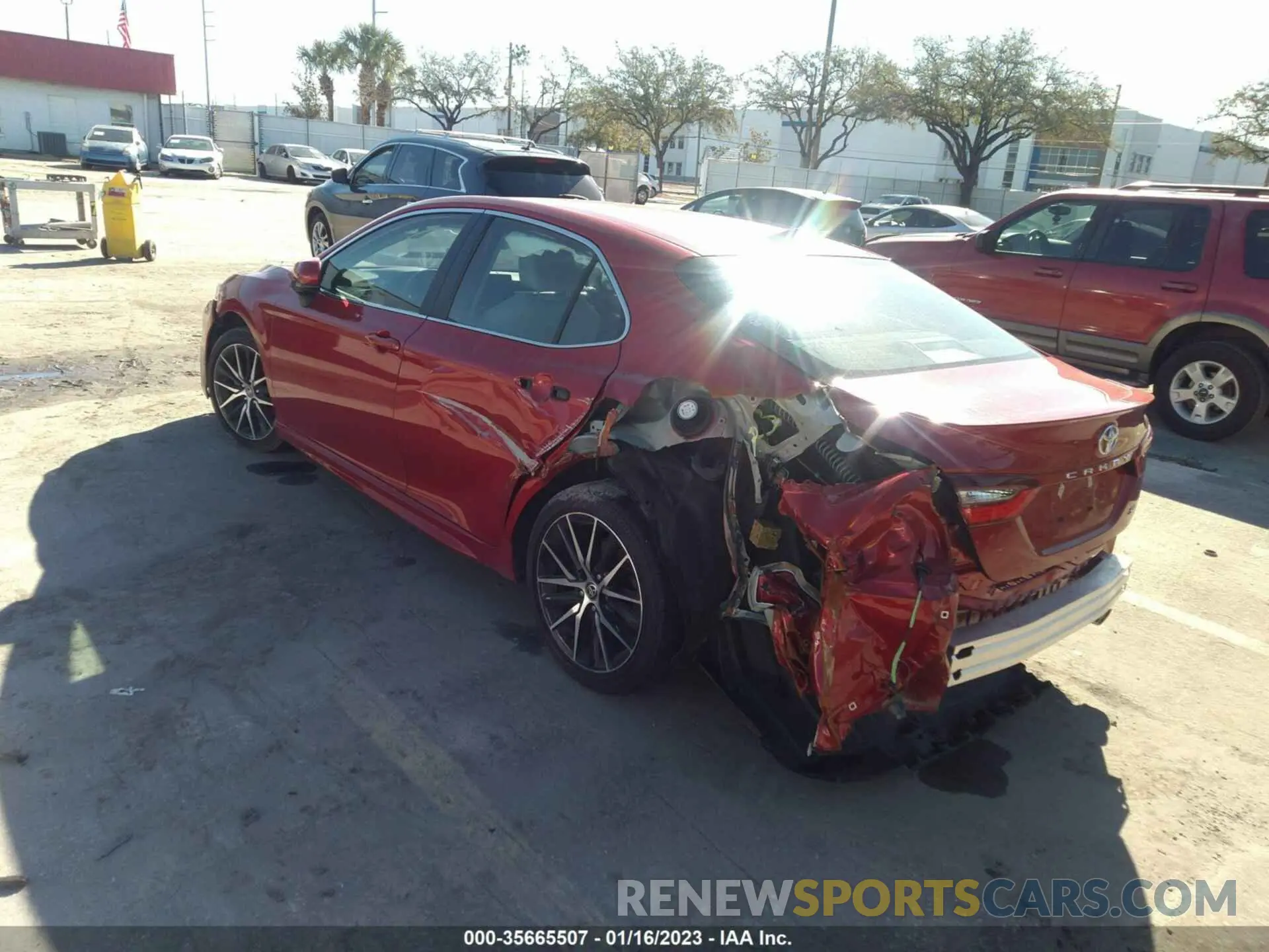 3 fotografías del automóvil dañado 4T1G11AK0MU475840 TOYOTA CAMRY 2021