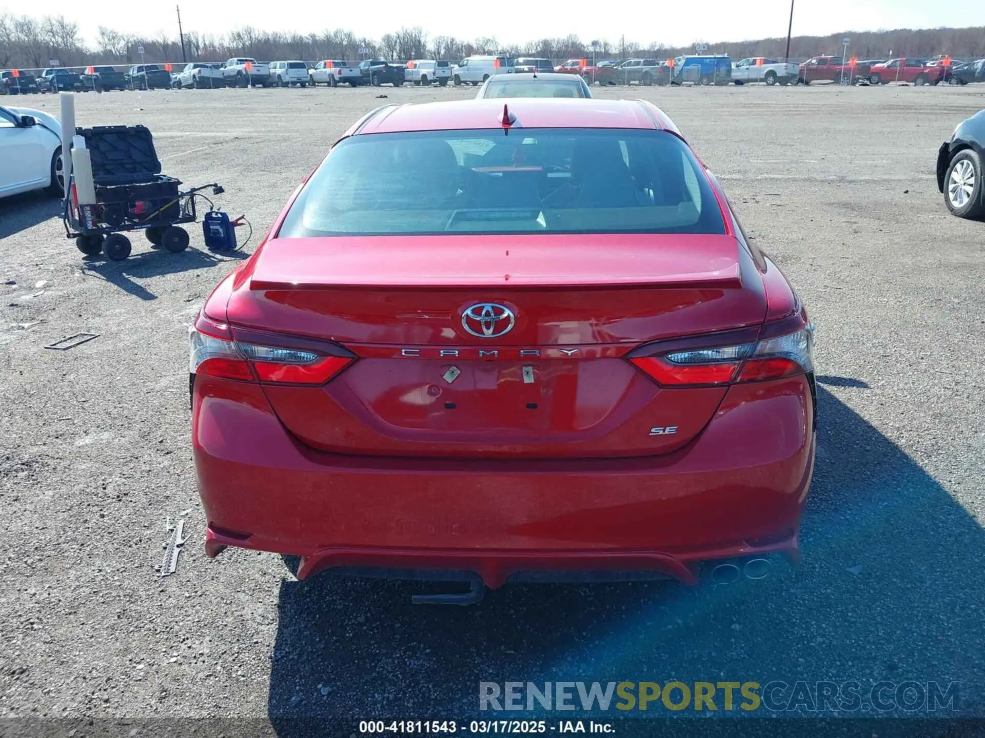 16 fotografías del automóvil dañado 4T1G11AK0MU482609 TOYOTA CAMRY 2021