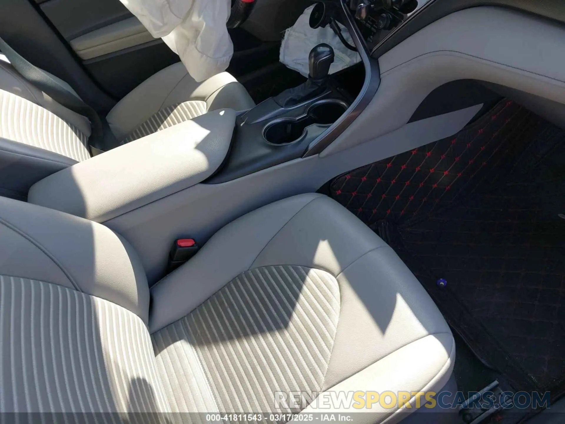 5 fotografías del automóvil dañado 4T1G11AK0MU482609 TOYOTA CAMRY 2021