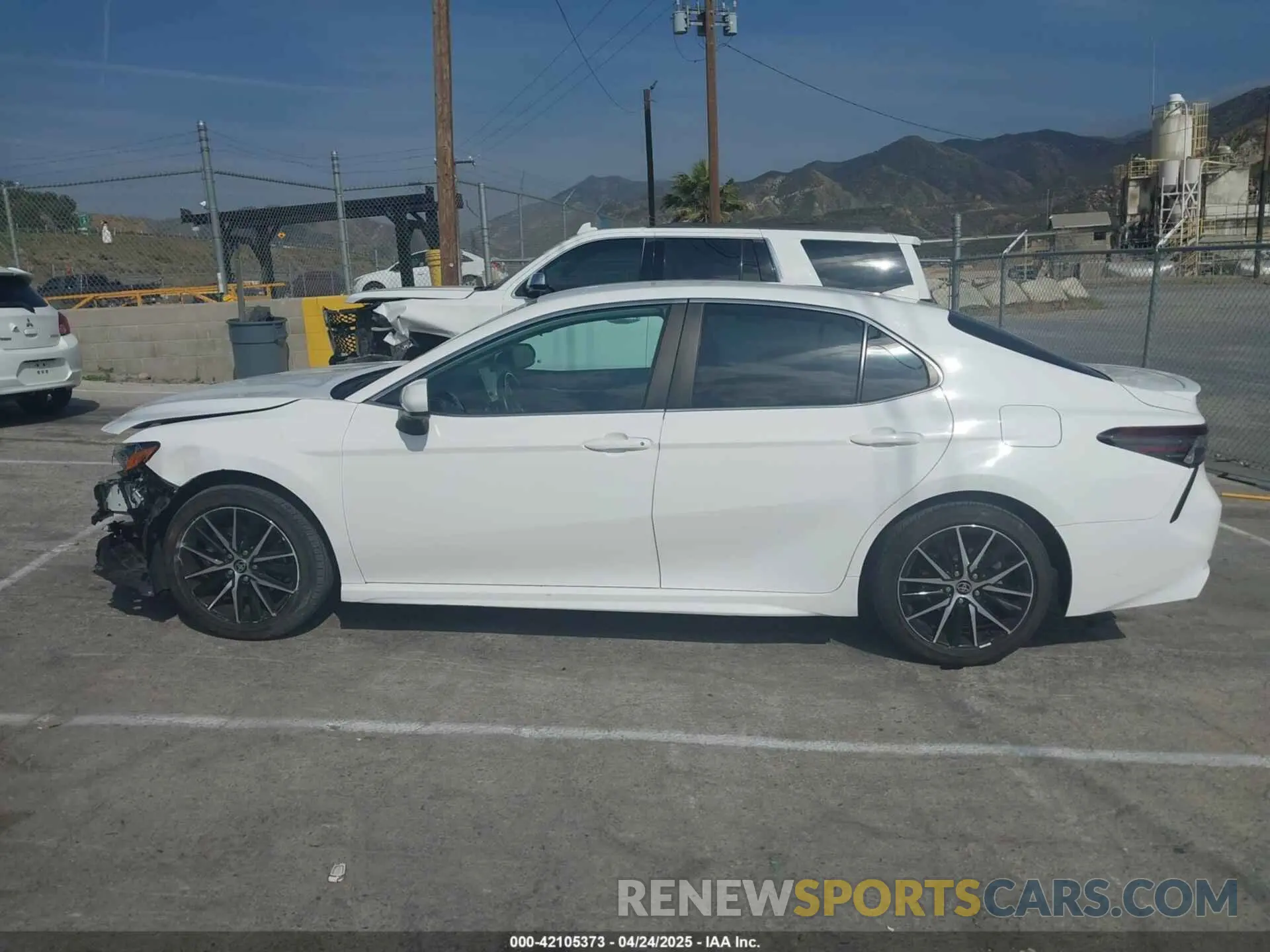 14 fotografías del automóvil dañado 4T1G11AK0MU538984 TOYOTA CAMRY 2021