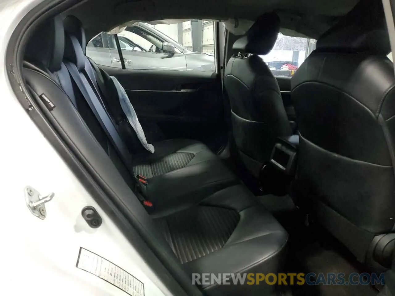 10 fotografías del automóvil dañado 4T1G11AK0MU561603 TOYOTA CAMRY 2021