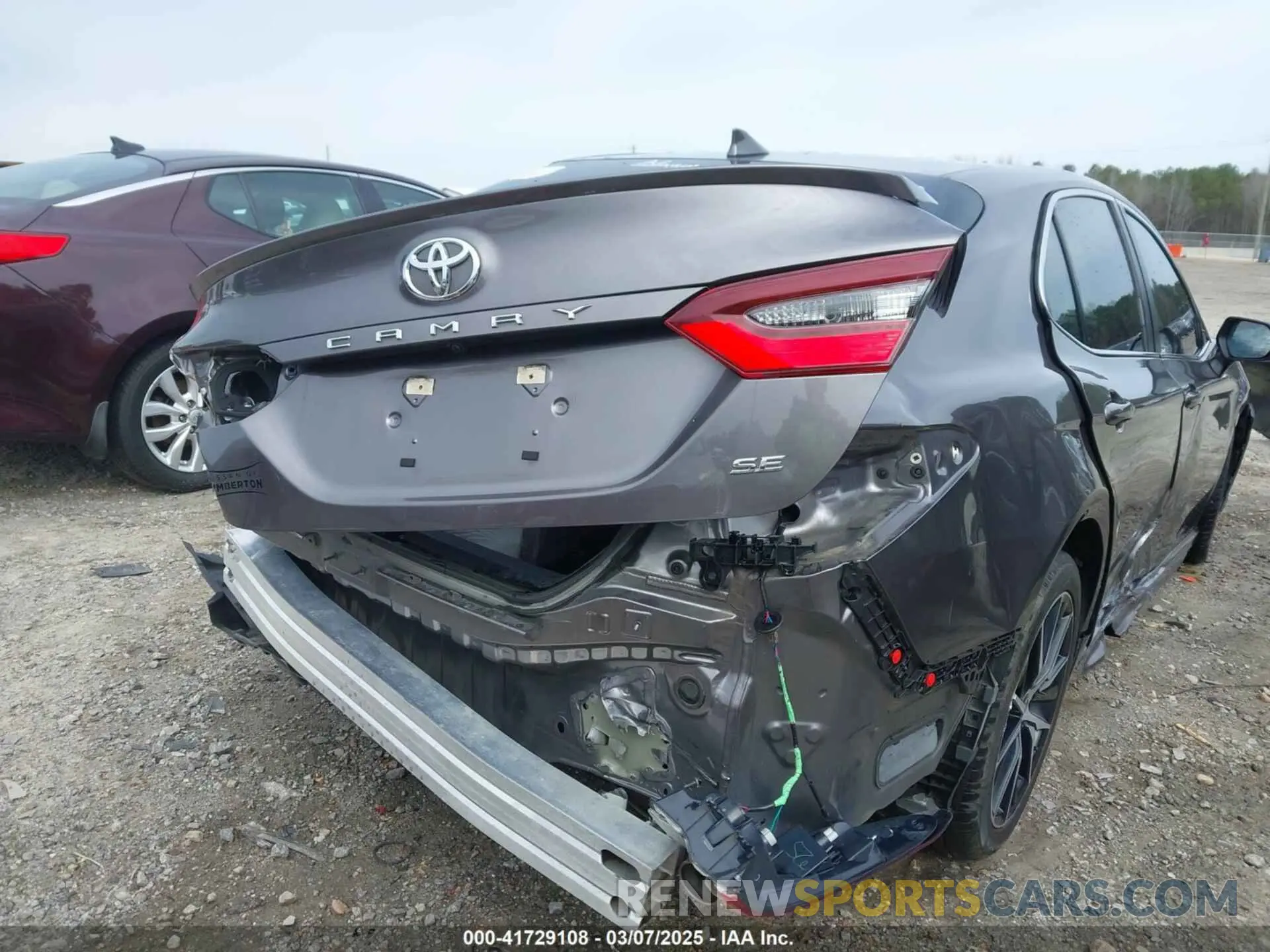 19 fotografías del automóvil dañado 4T1G11AK0MU586968 TOYOTA CAMRY 2021