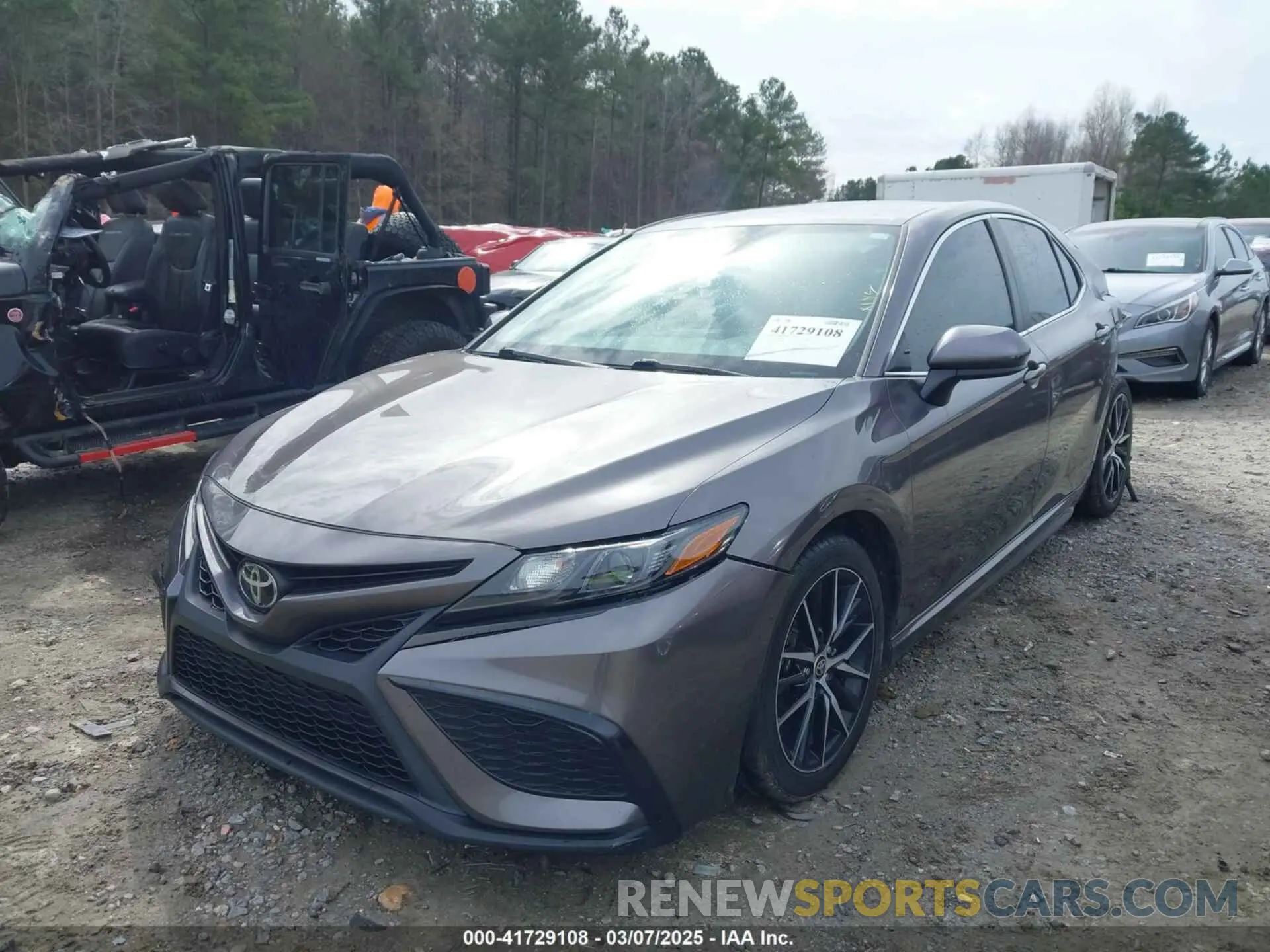 2 fotografías del automóvil dañado 4T1G11AK0MU586968 TOYOTA CAMRY 2021