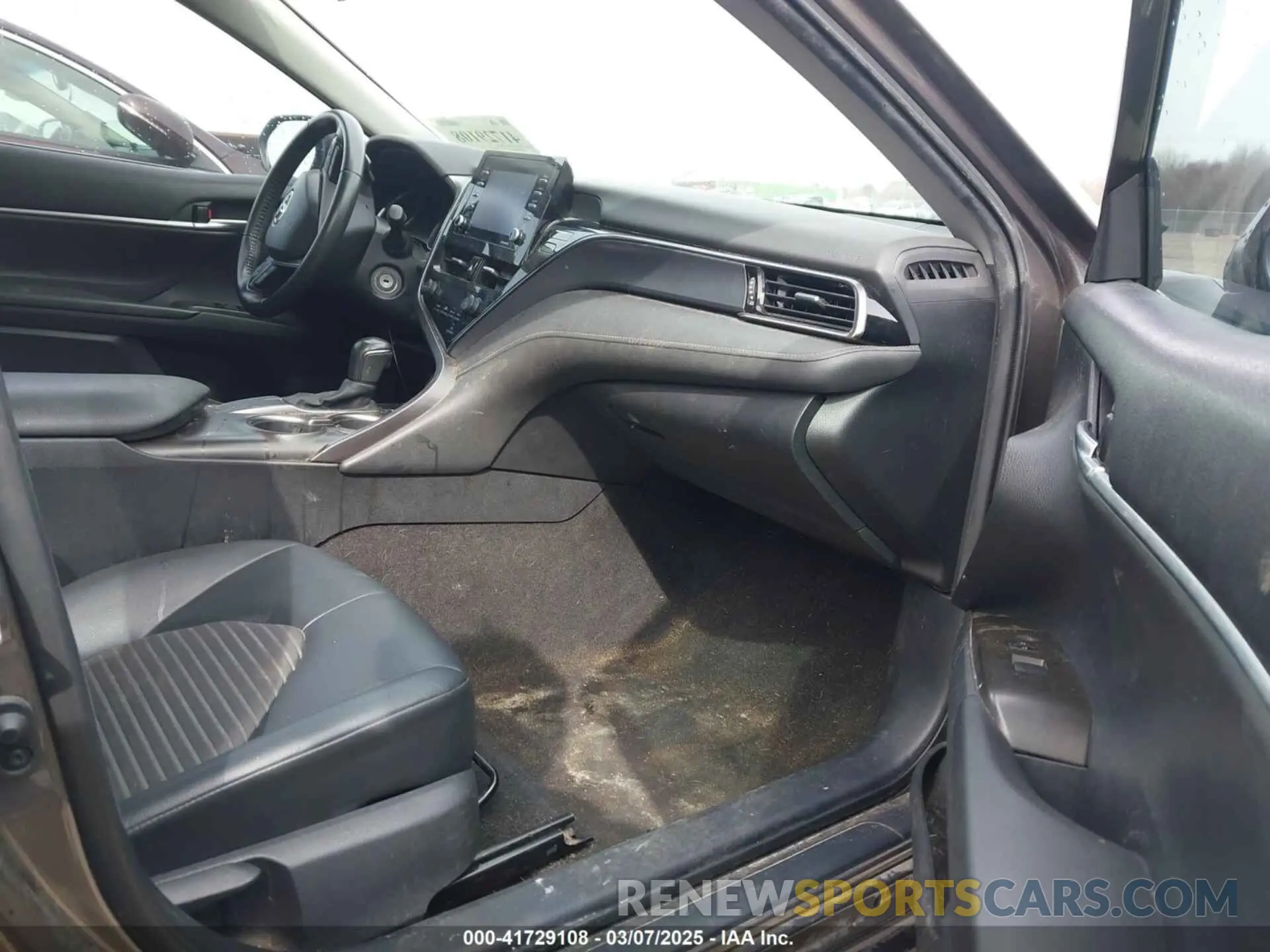5 fotografías del automóvil dañado 4T1G11AK0MU586968 TOYOTA CAMRY 2021