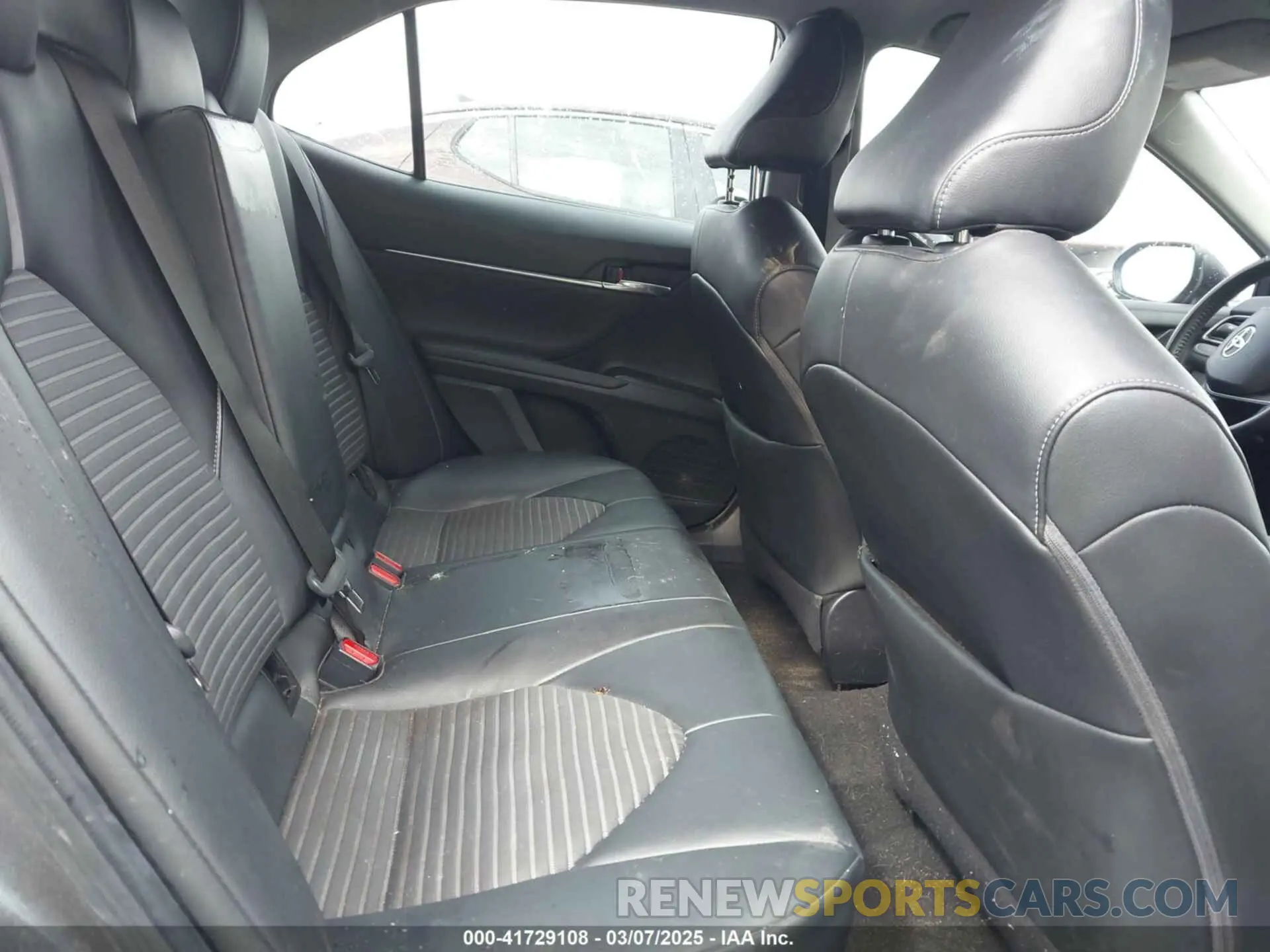 8 fotografías del automóvil dañado 4T1G11AK0MU586968 TOYOTA CAMRY 2021