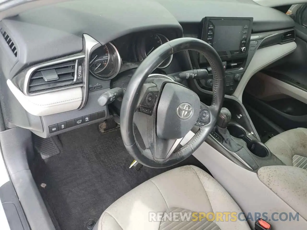 8 fotografías del automóvil dañado 4T1G11AK1MU409362 TOYOTA CAMRY 2021