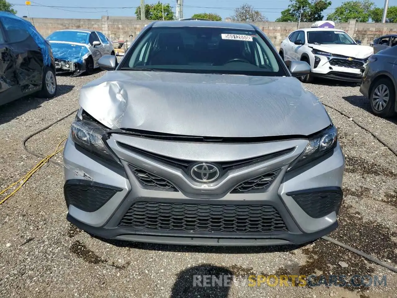 5 fotografías del automóvil dañado 4T1G11AK1MU464099 TOYOTA CAMRY 2021
