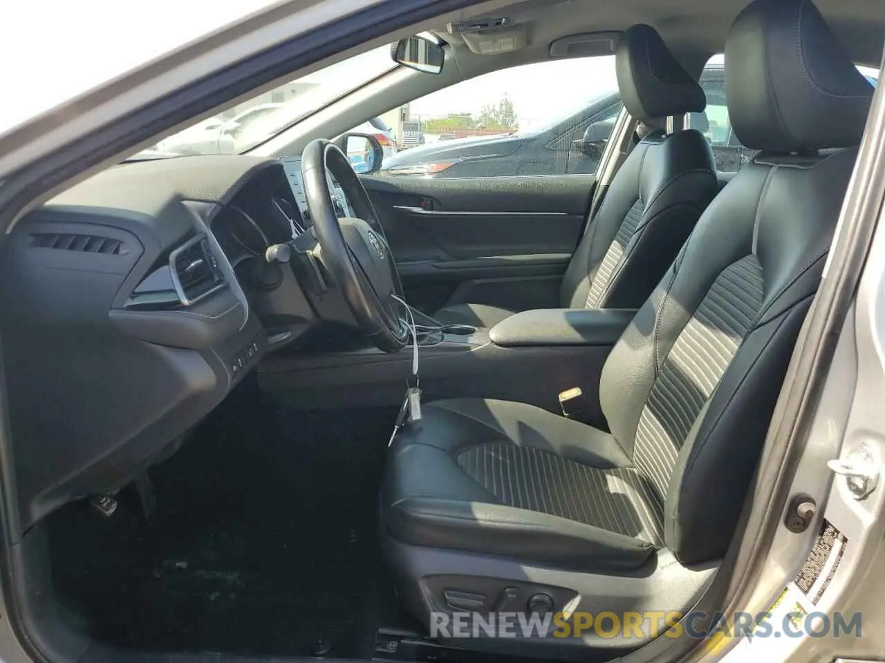 7 fotografías del automóvil dañado 4T1G11AK1MU464099 TOYOTA CAMRY 2021