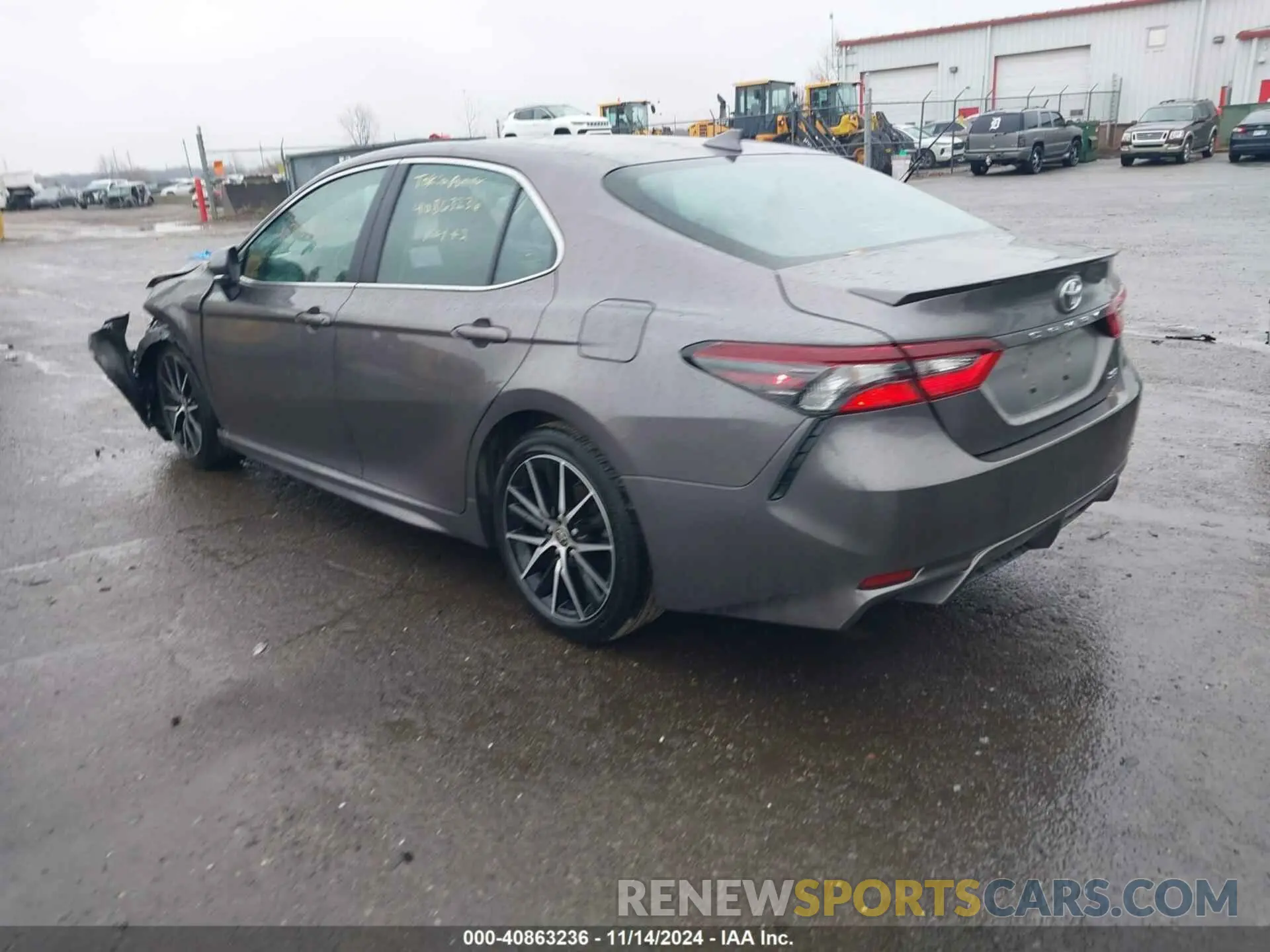 3 fotografías del automóvil dañado 4T1G11AK1MU483509 TOYOTA CAMRY 2021