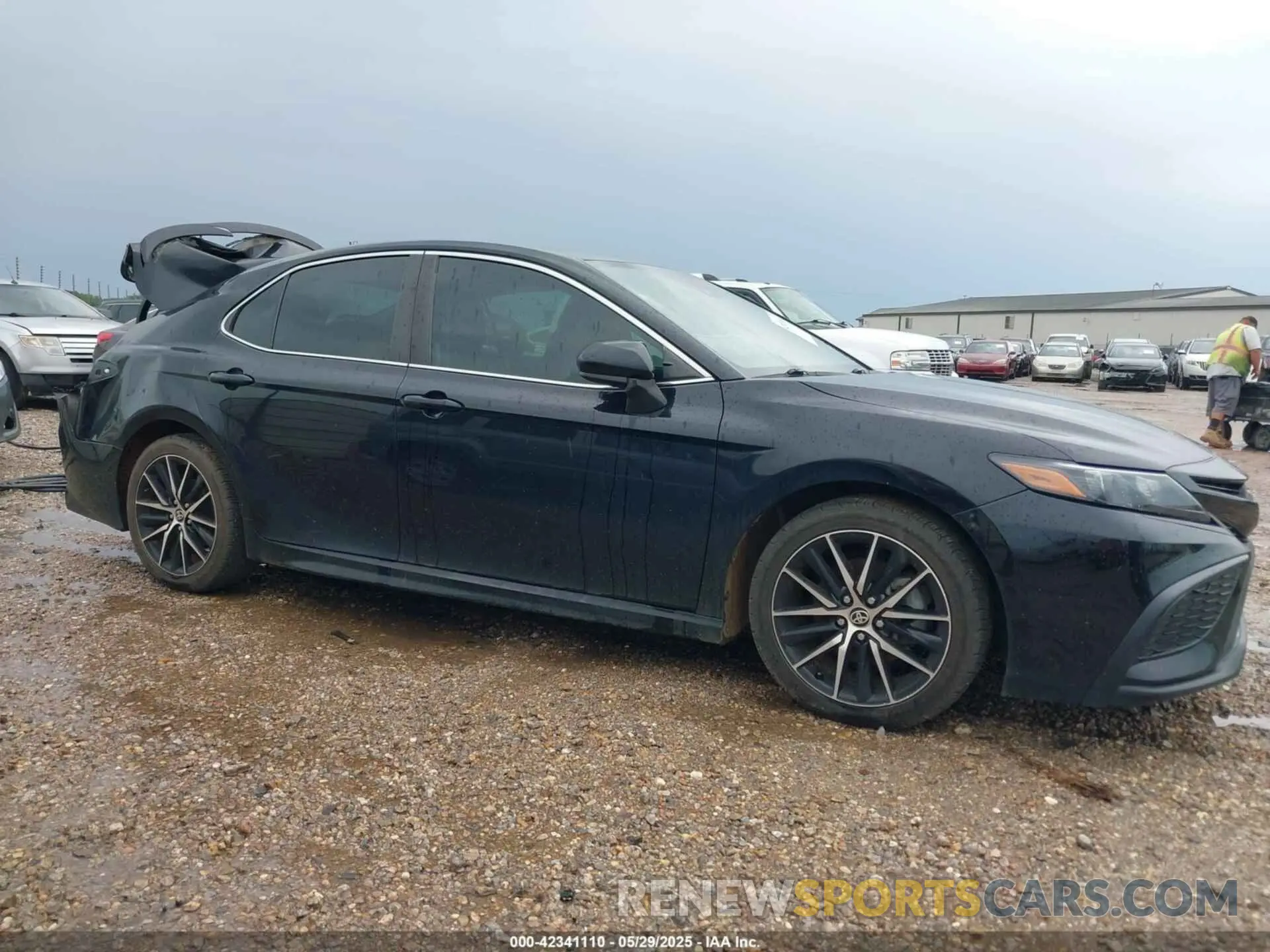 13 fotografías del automóvil dañado 4T1G11AK1MU517769 TOYOTA CAMRY 2021