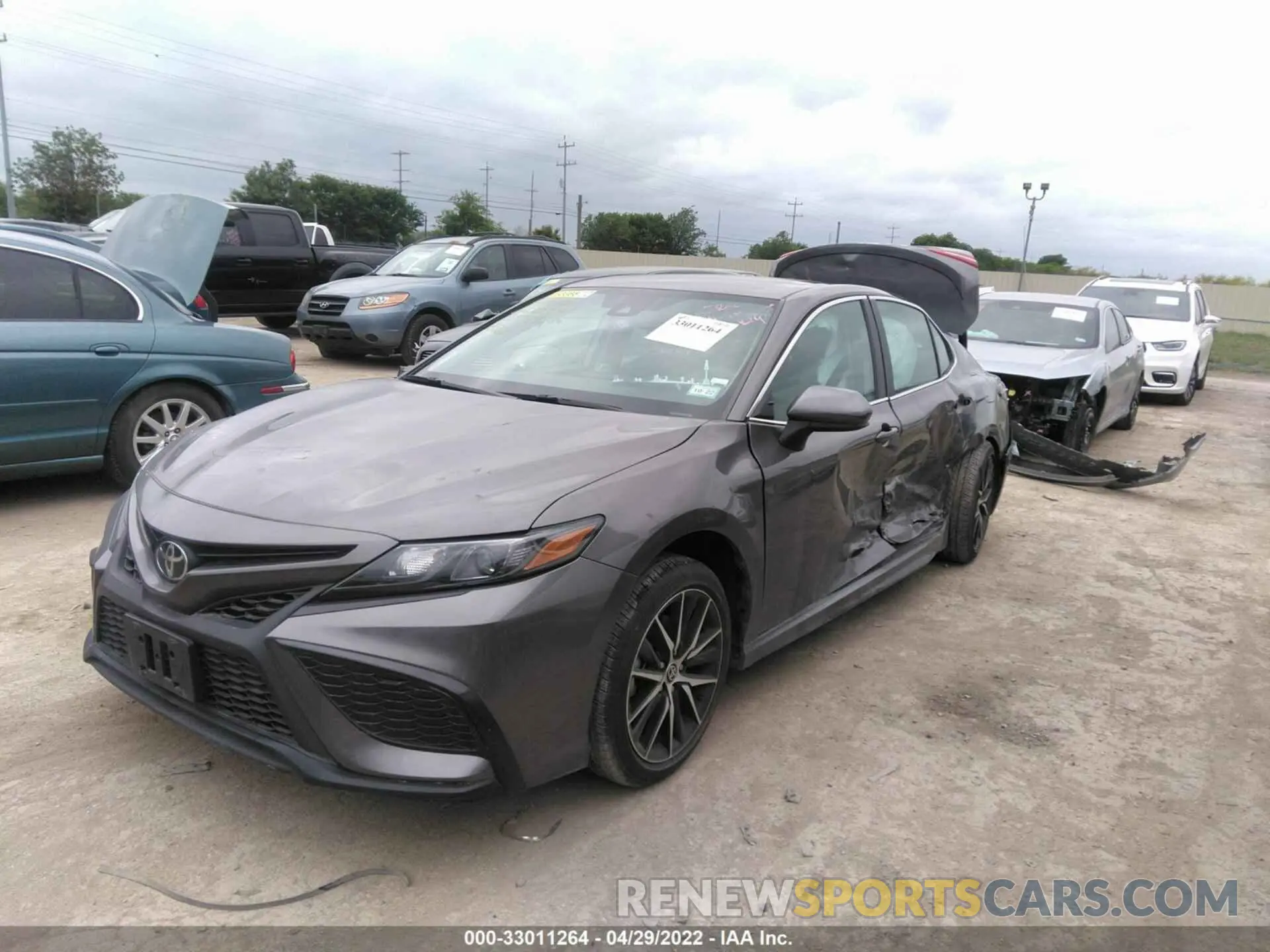2 fotografías del automóvil dañado 4T1G11AK1MU518744 TOYOTA CAMRY 2021