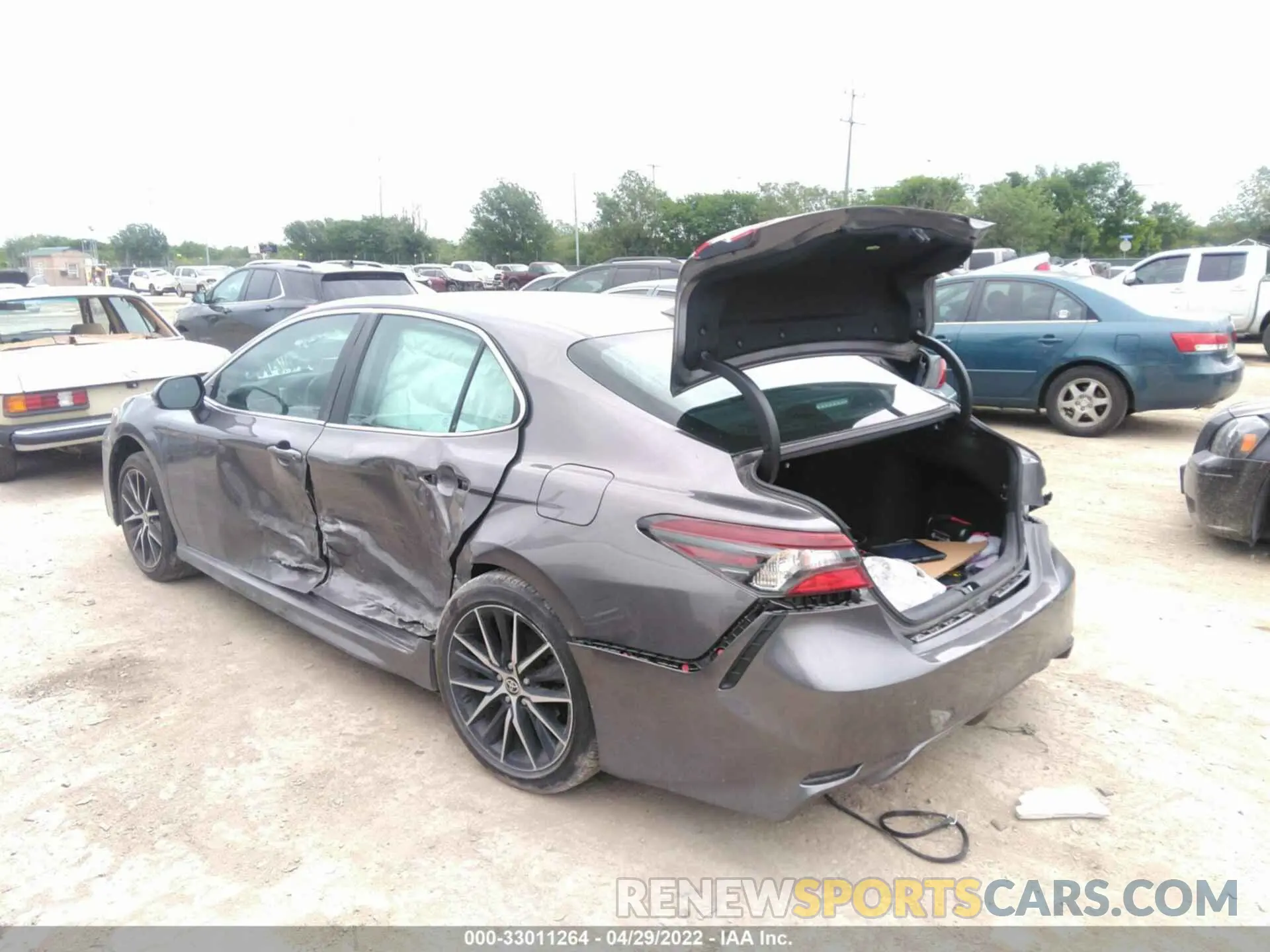 3 fotografías del automóvil dañado 4T1G11AK1MU518744 TOYOTA CAMRY 2021