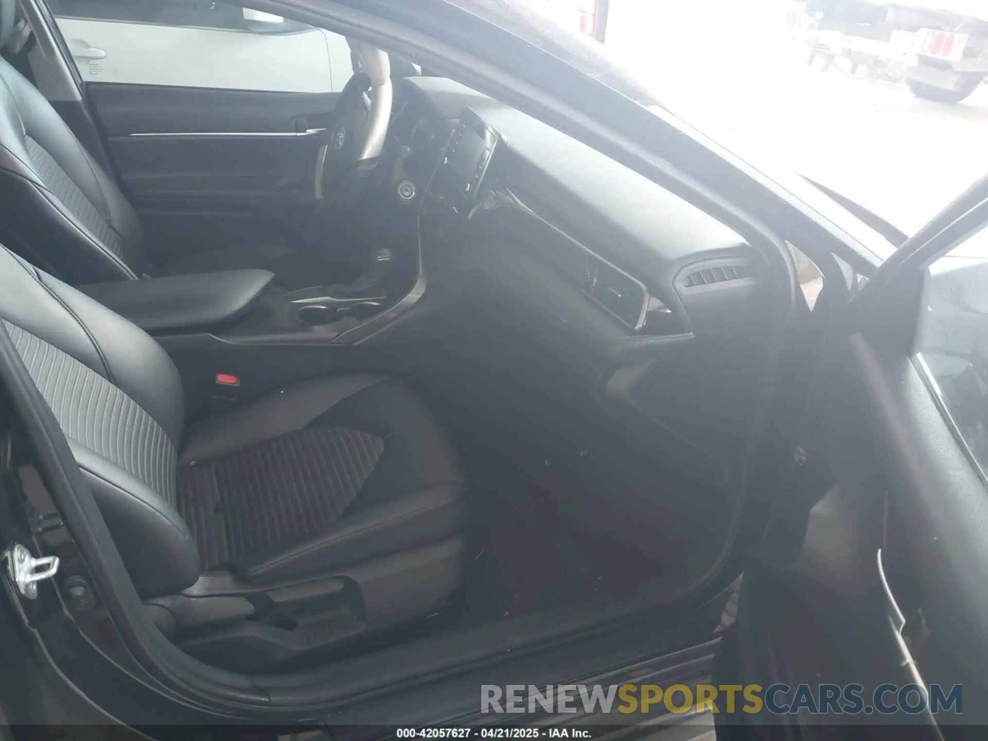 5 fotografías del automóvil dañado 4T1G11AK1MU535592 TOYOTA CAMRY 2021