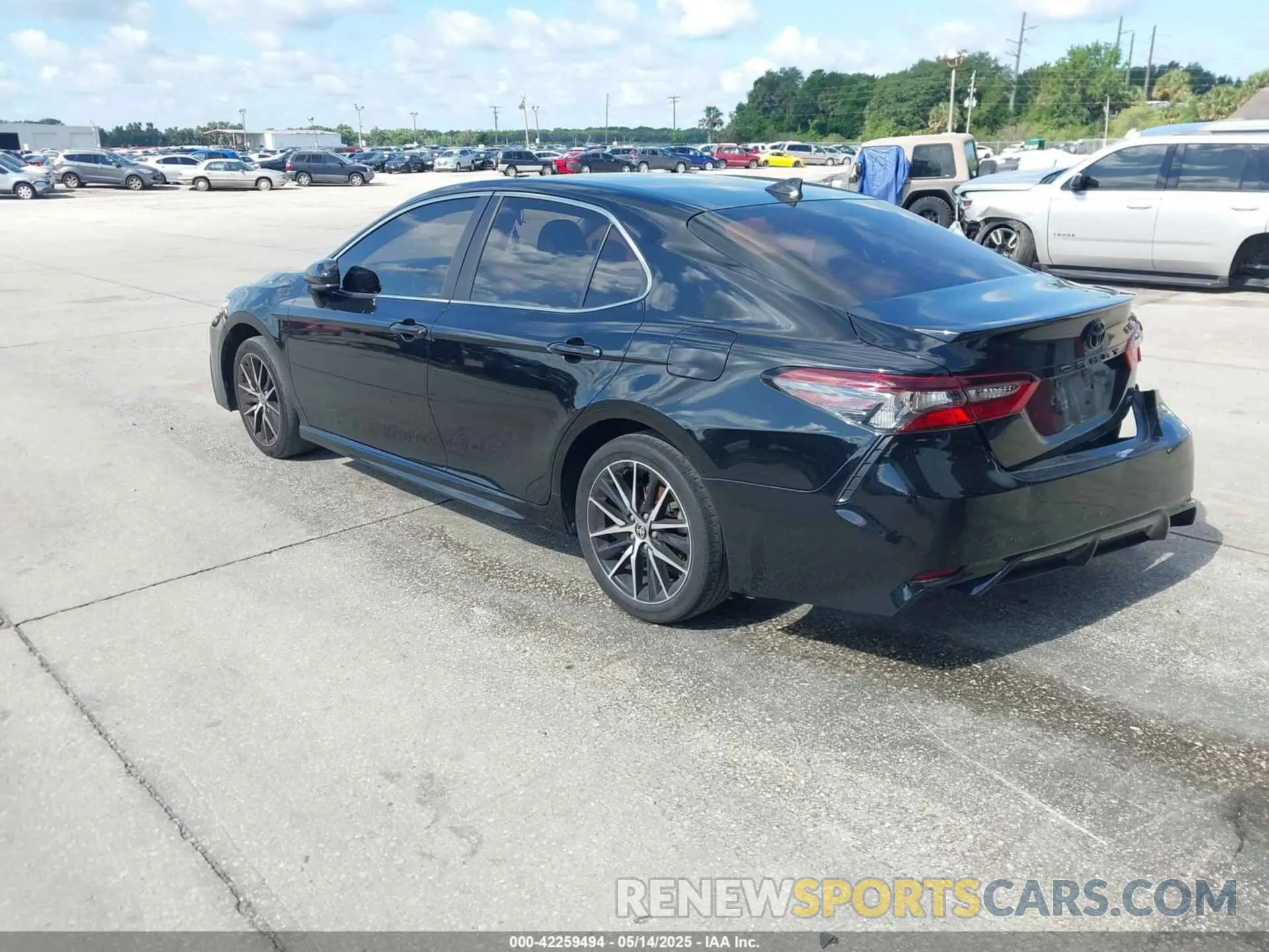 3 fotografías del automóvil dañado 4T1G11AK1MU546821 TOYOTA CAMRY 2021