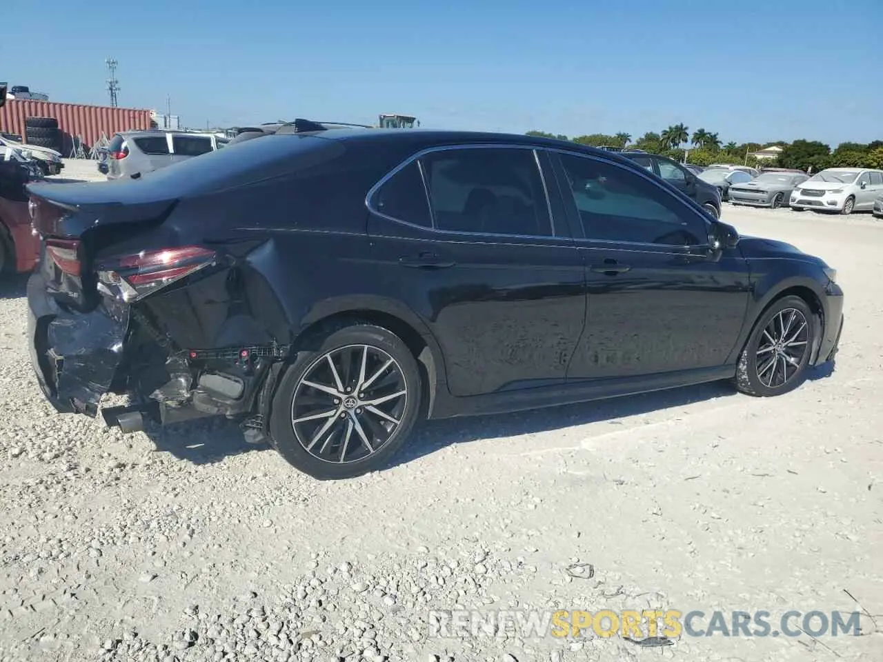 3 fotografías del automóvil dañado 4T1G11AK1MU551646 TOYOTA CAMRY 2021