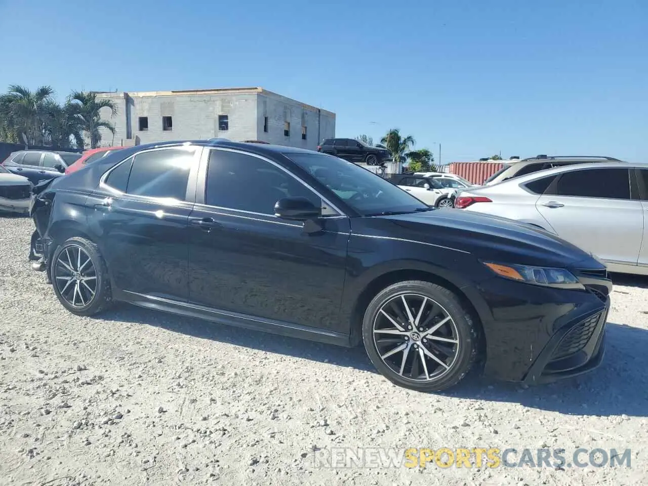 4 fotografías del automóvil dañado 4T1G11AK1MU551646 TOYOTA CAMRY 2021