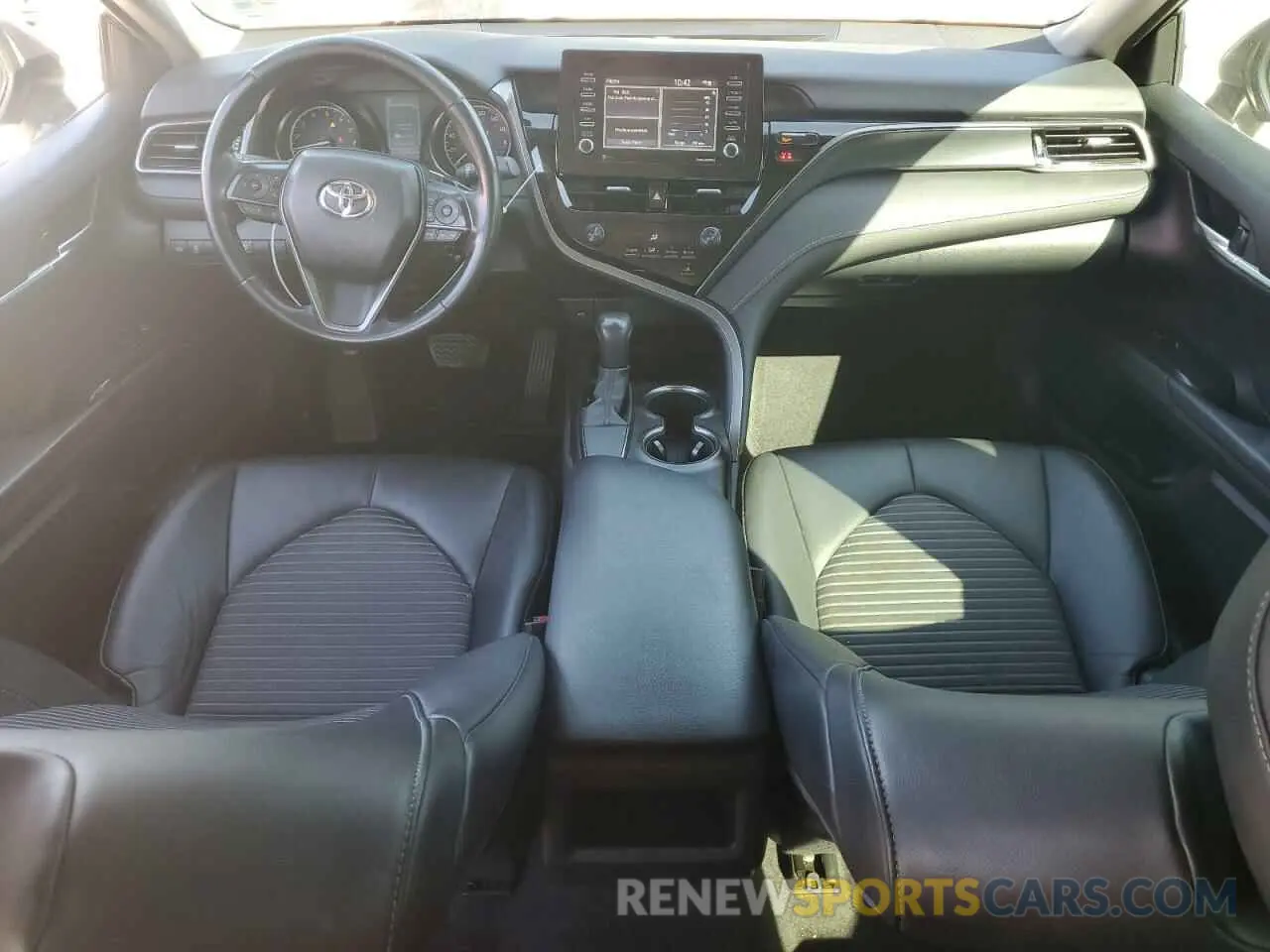 8 fotografías del automóvil dañado 4T1G11AK1MU551646 TOYOTA CAMRY 2021
