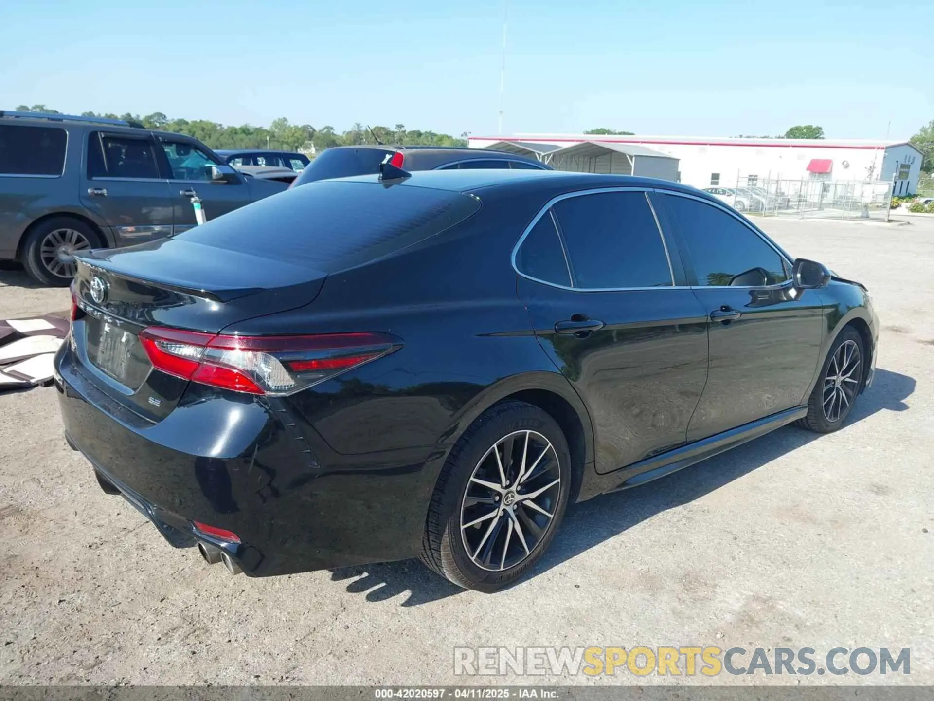 4 fotografías del automóvil dañado 4T1G11AK1MU602787 TOYOTA CAMRY 2021