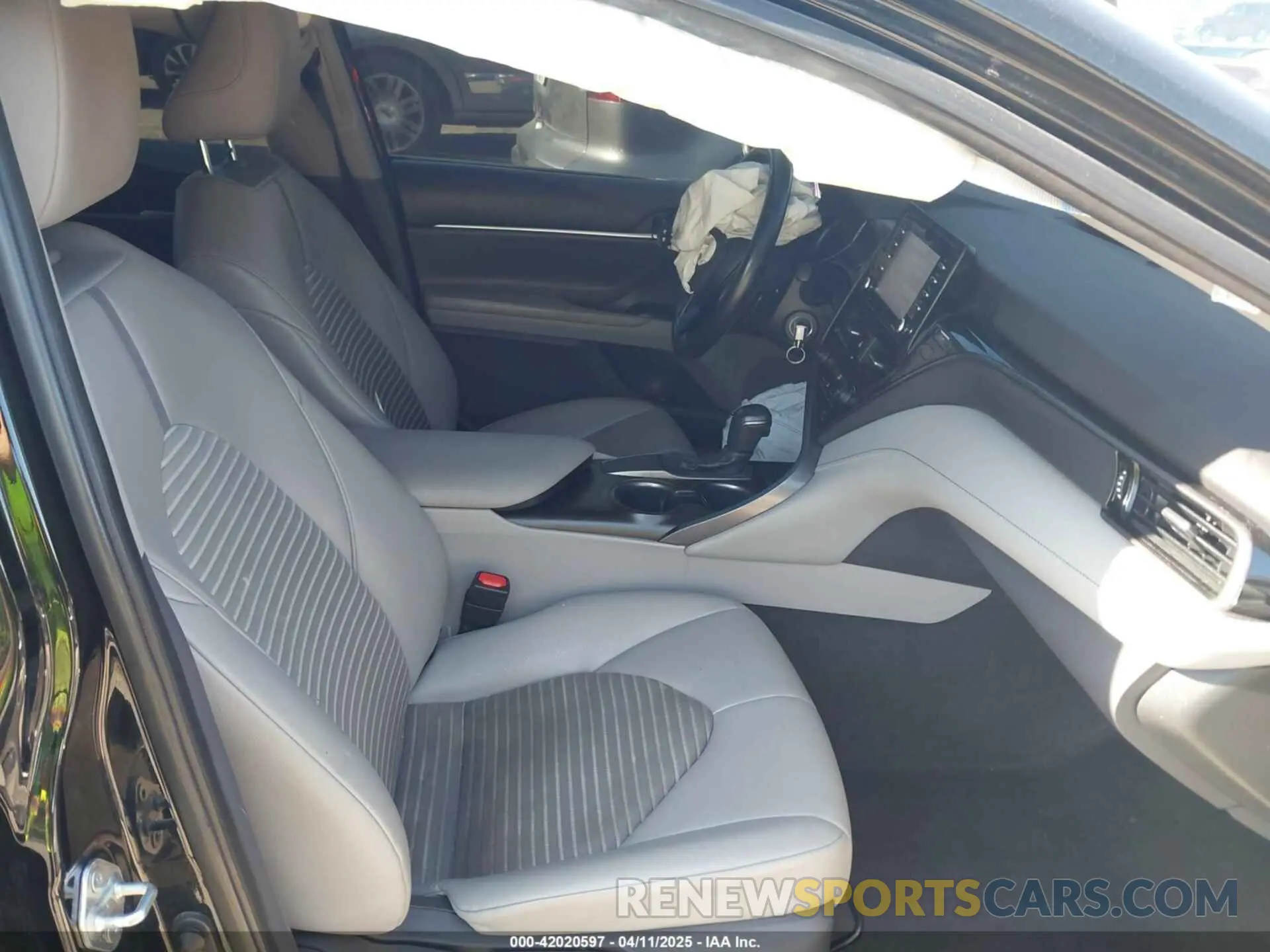 5 fotografías del automóvil dañado 4T1G11AK1MU602787 TOYOTA CAMRY 2021