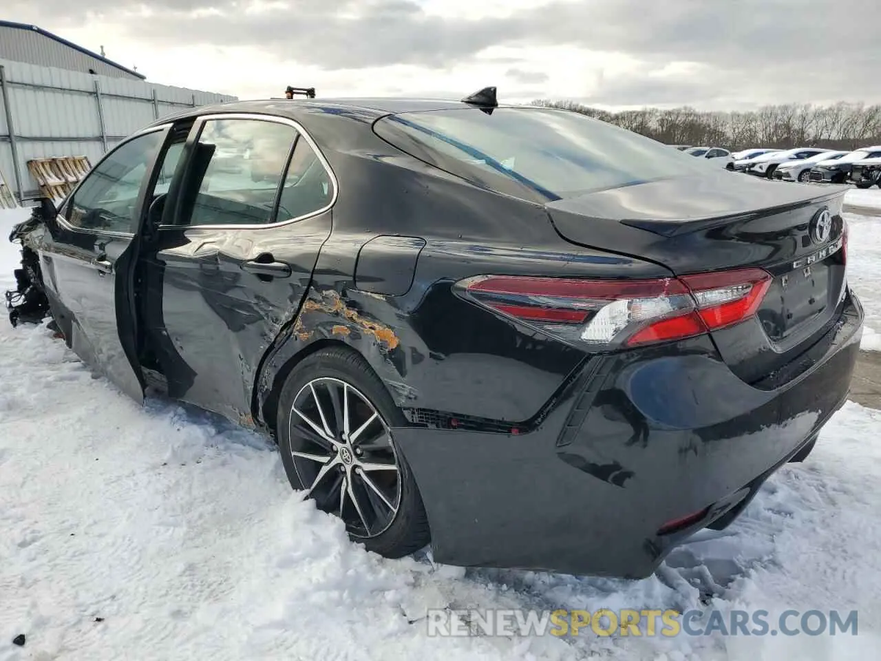 2 fotografías del automóvil dañado 4T1G11AK1MU607858 TOYOTA CAMRY 2021