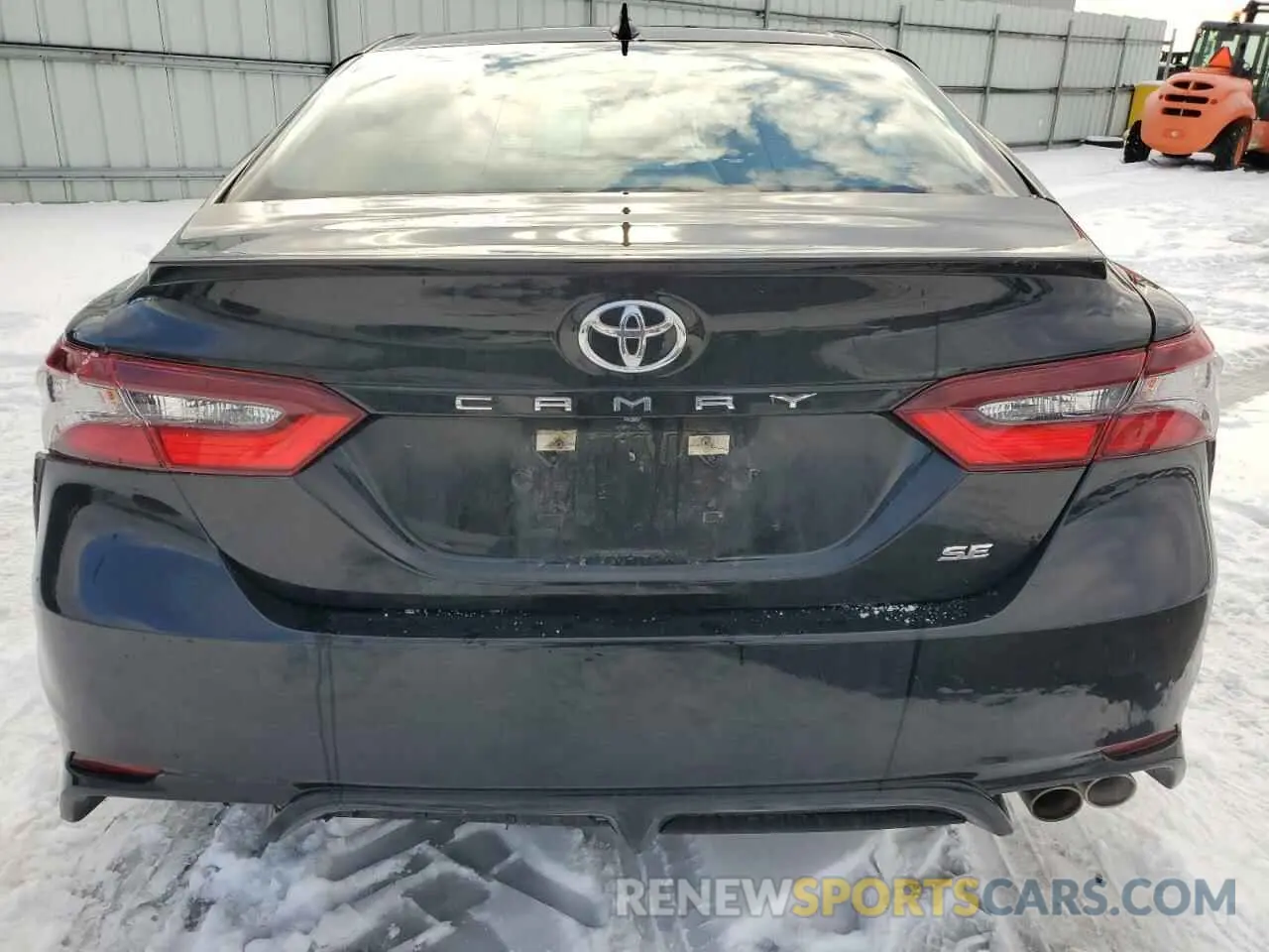 6 fotografías del automóvil dañado 4T1G11AK1MU607858 TOYOTA CAMRY 2021