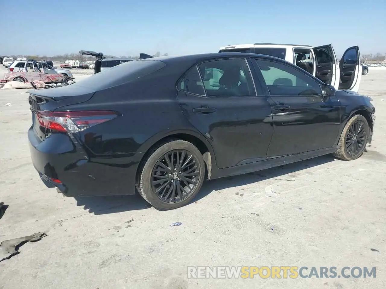 3 fotografías del automóvil dañado 4T1G11AK2MU407295 TOYOTA CAMRY 2021