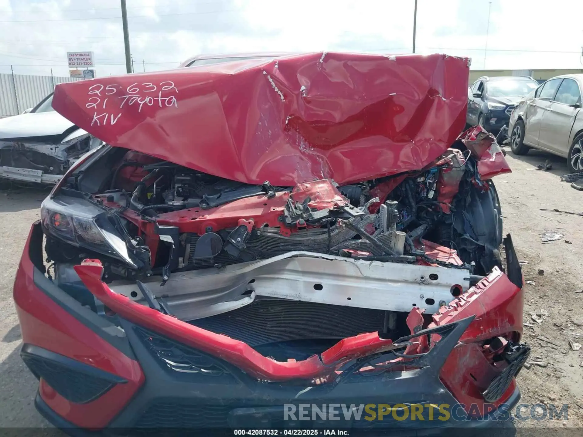 12 fotografías del automóvil dañado 4T1G11AK2MU417082 TOYOTA CAMRY 2021