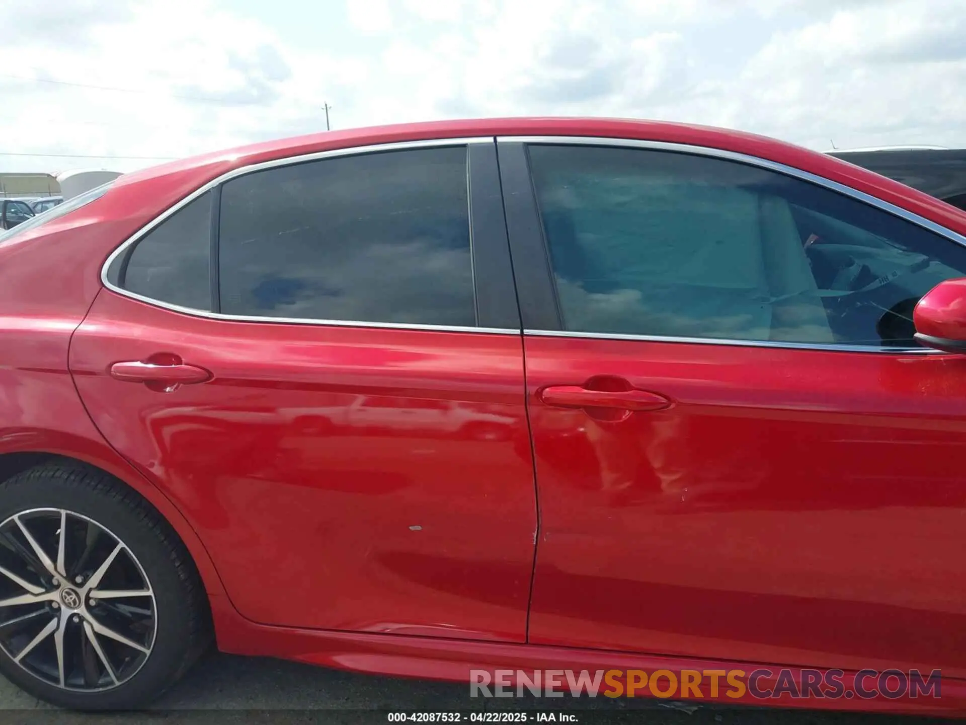 13 fotografías del automóvil dañado 4T1G11AK2MU417082 TOYOTA CAMRY 2021