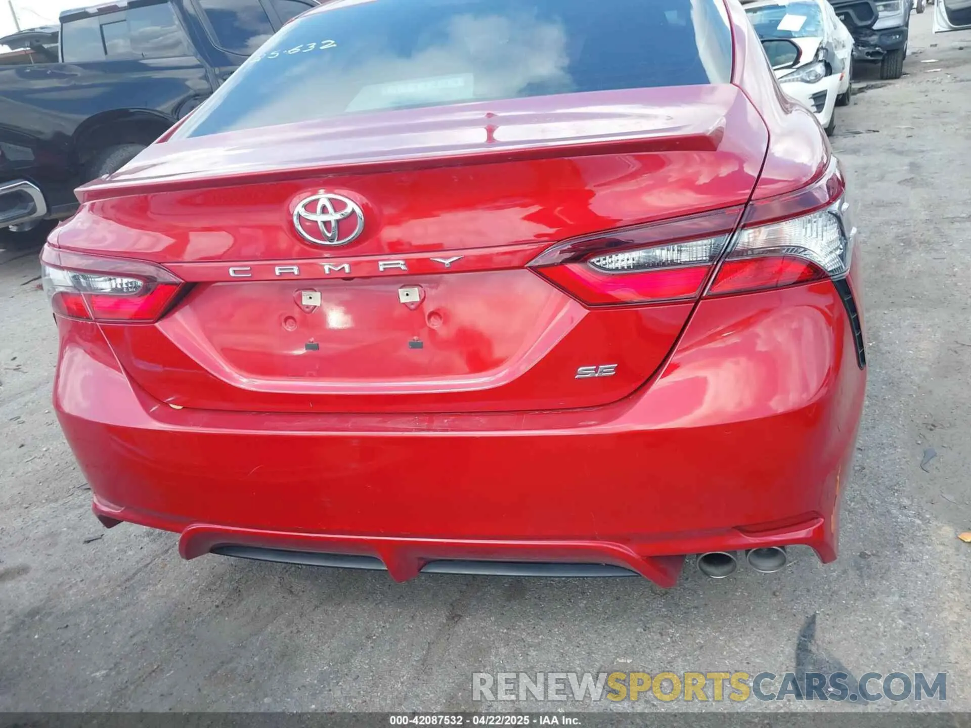 16 fotografías del automóvil dañado 4T1G11AK2MU417082 TOYOTA CAMRY 2021