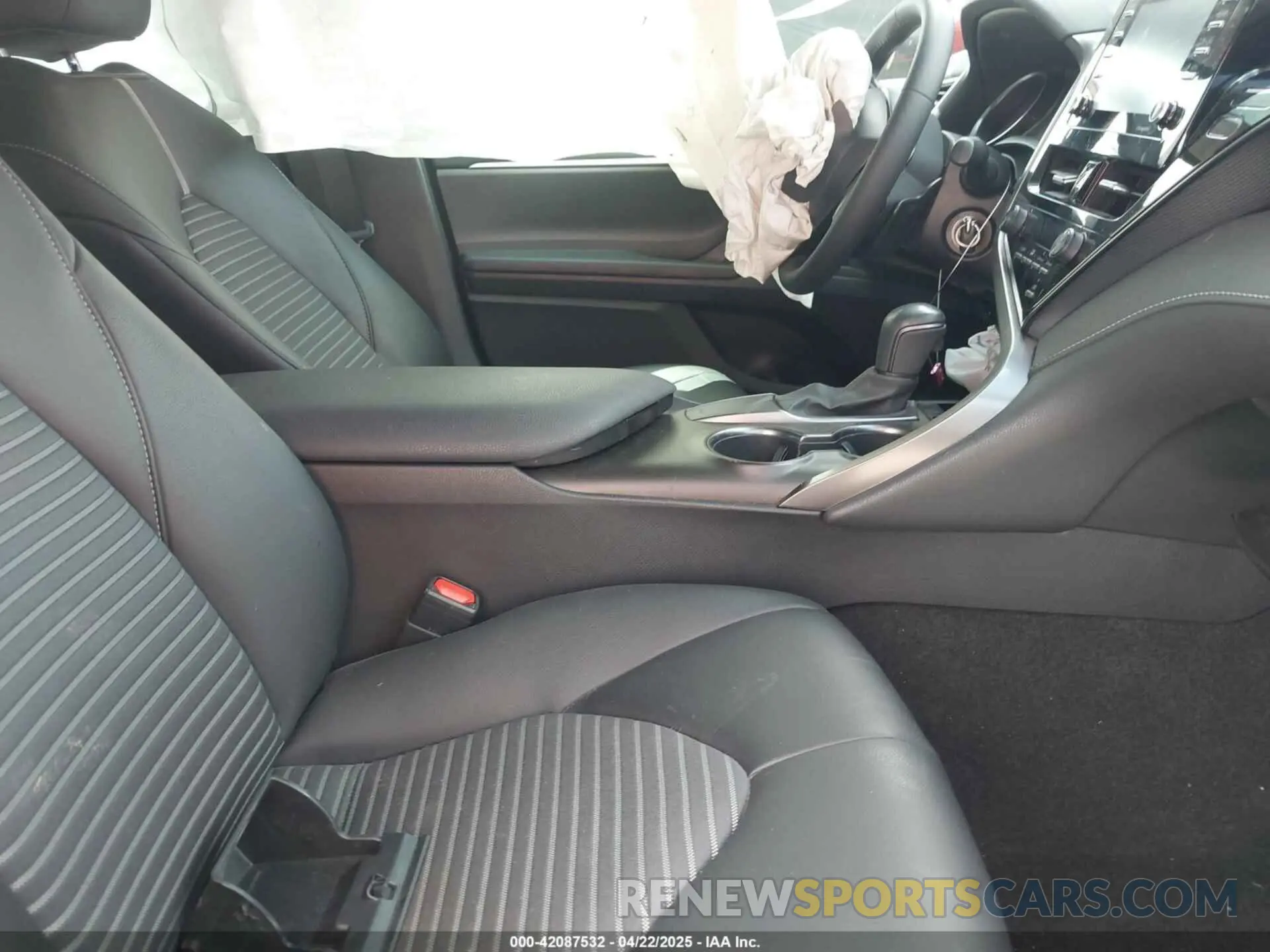 5 fotografías del automóvil dañado 4T1G11AK2MU417082 TOYOTA CAMRY 2021