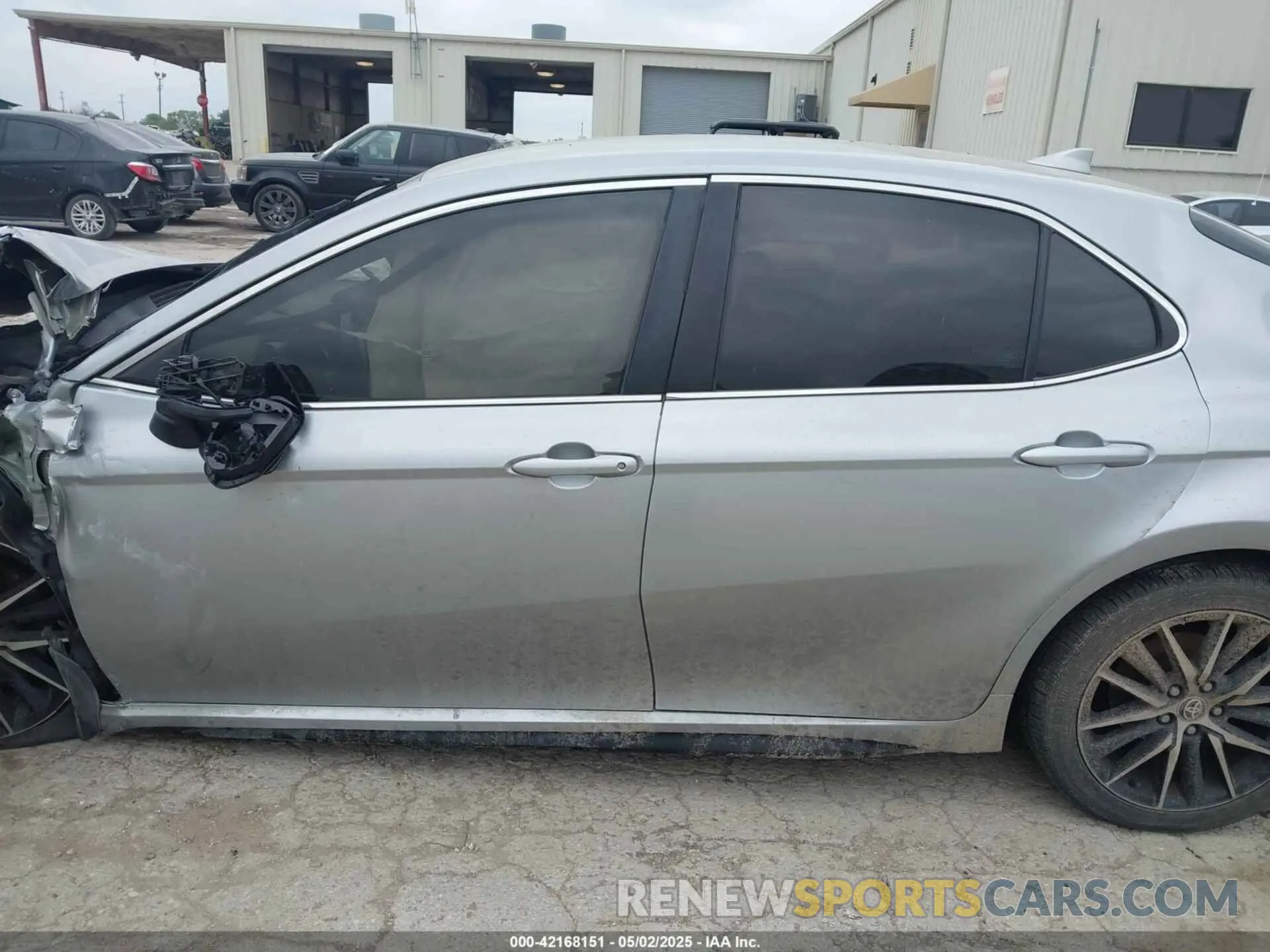 14 fotografías del automóvil dañado 4T1G11AK2MU422475 TOYOTA CAMRY 2021