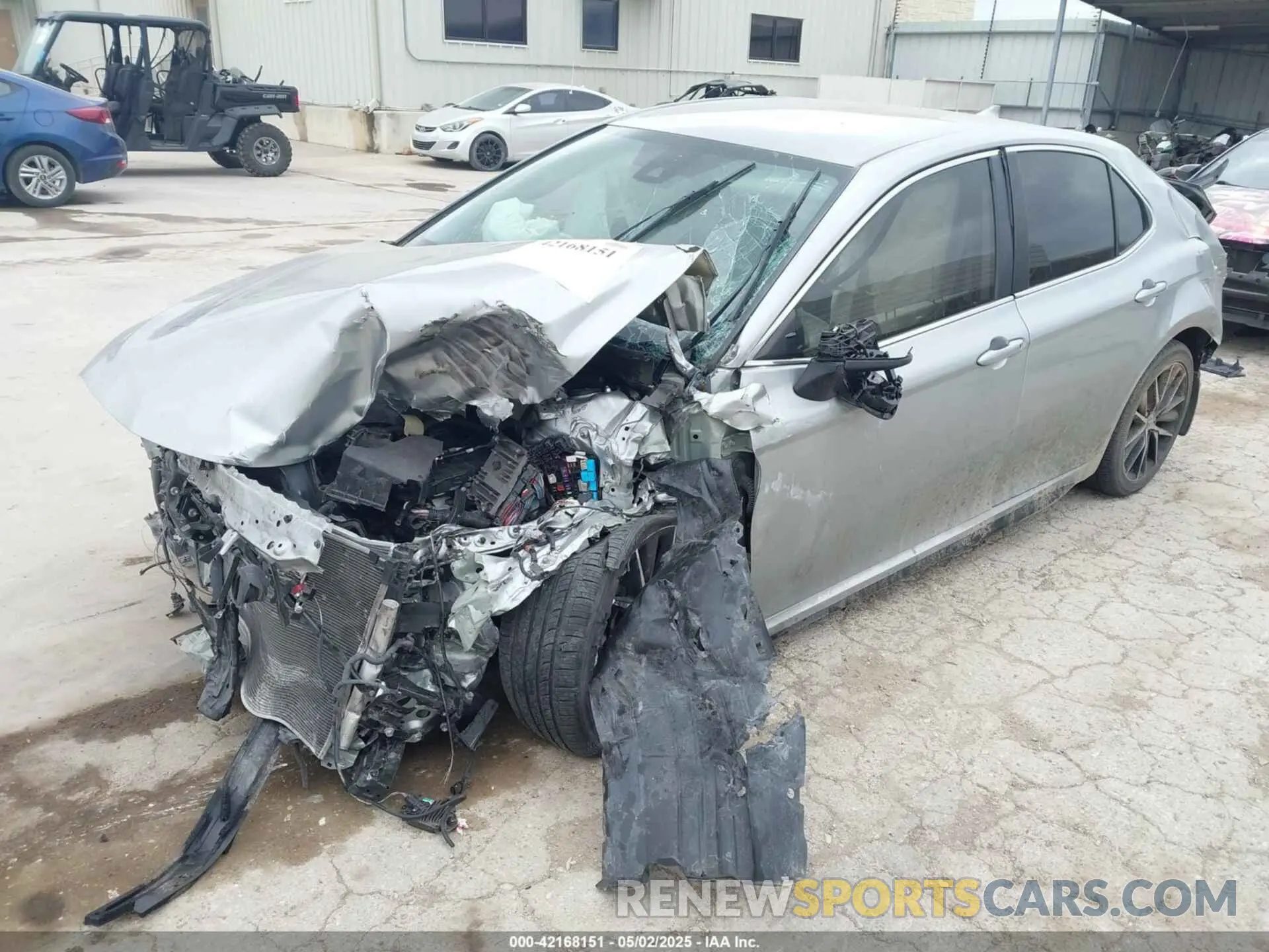 2 fotografías del automóvil dañado 4T1G11AK2MU422475 TOYOTA CAMRY 2021