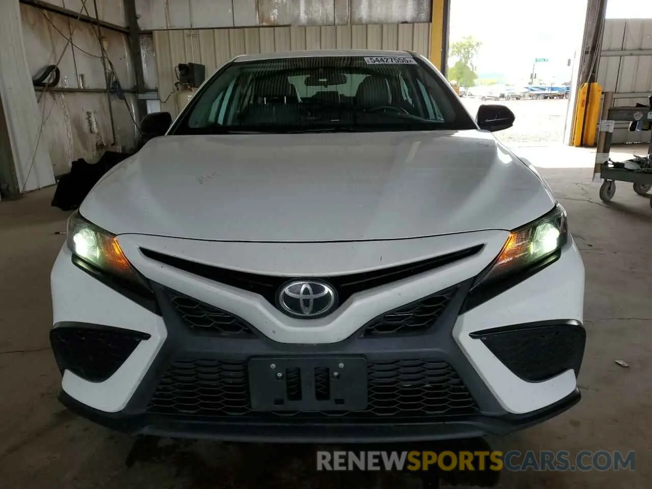 5 fotografías del automóvil dañado 4T1G11AK2MU431449 TOYOTA CAMRY 2021